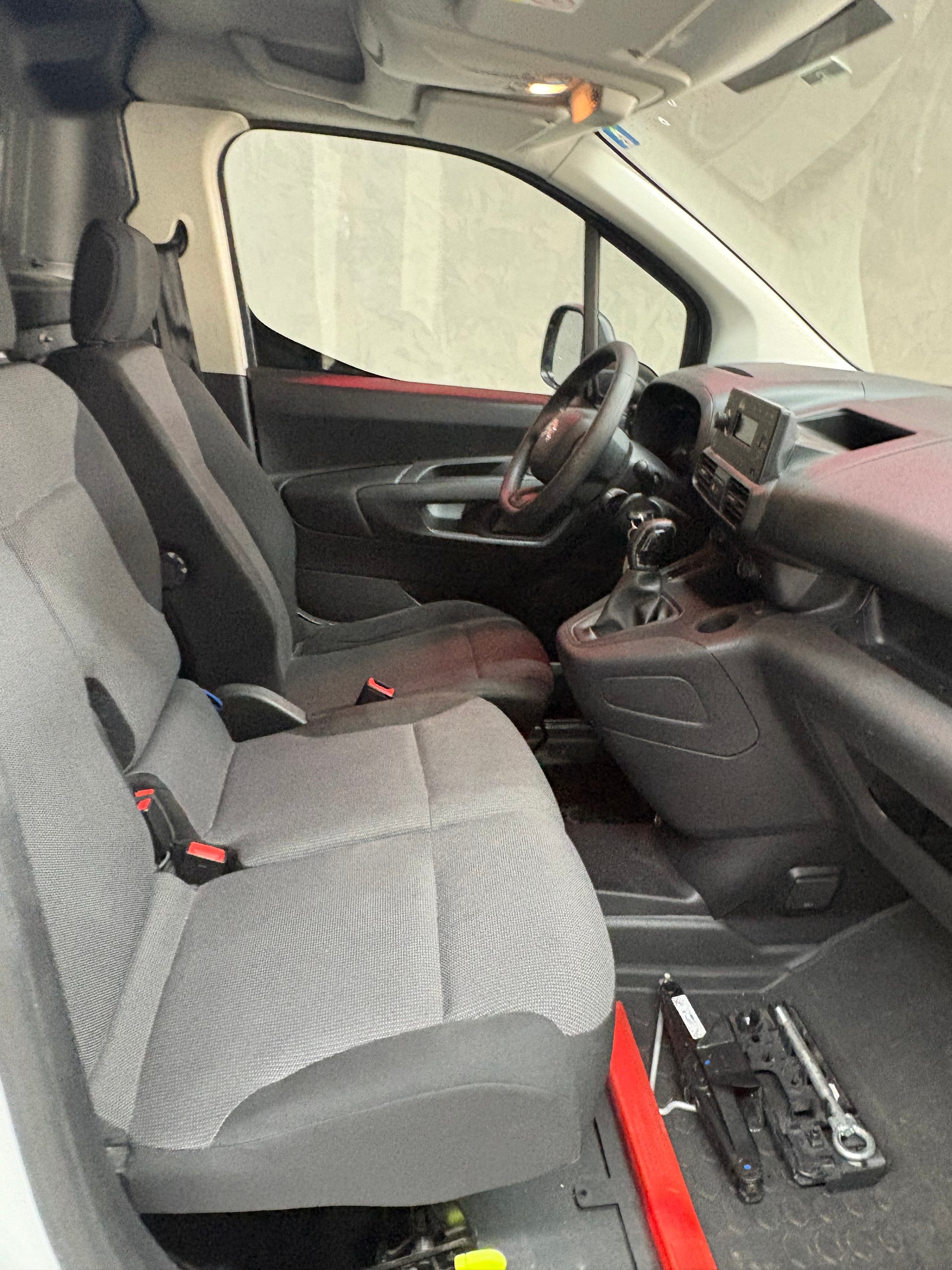 CITROEN Berlingo Van 1.5 Blue HDi 100 s/s Club 650kg-image-9