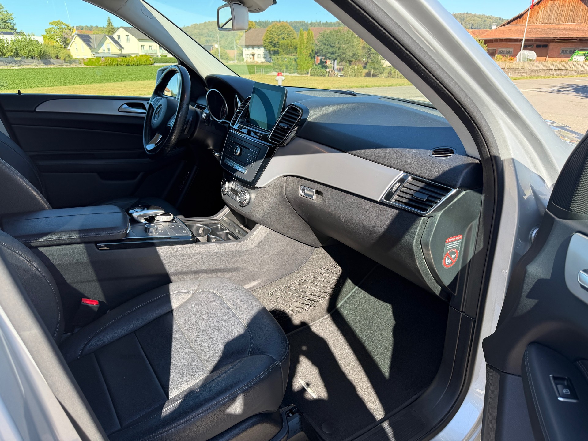MERCEDES-BENZ GLE 250 d 4Matic 9G-Tronic-image-10