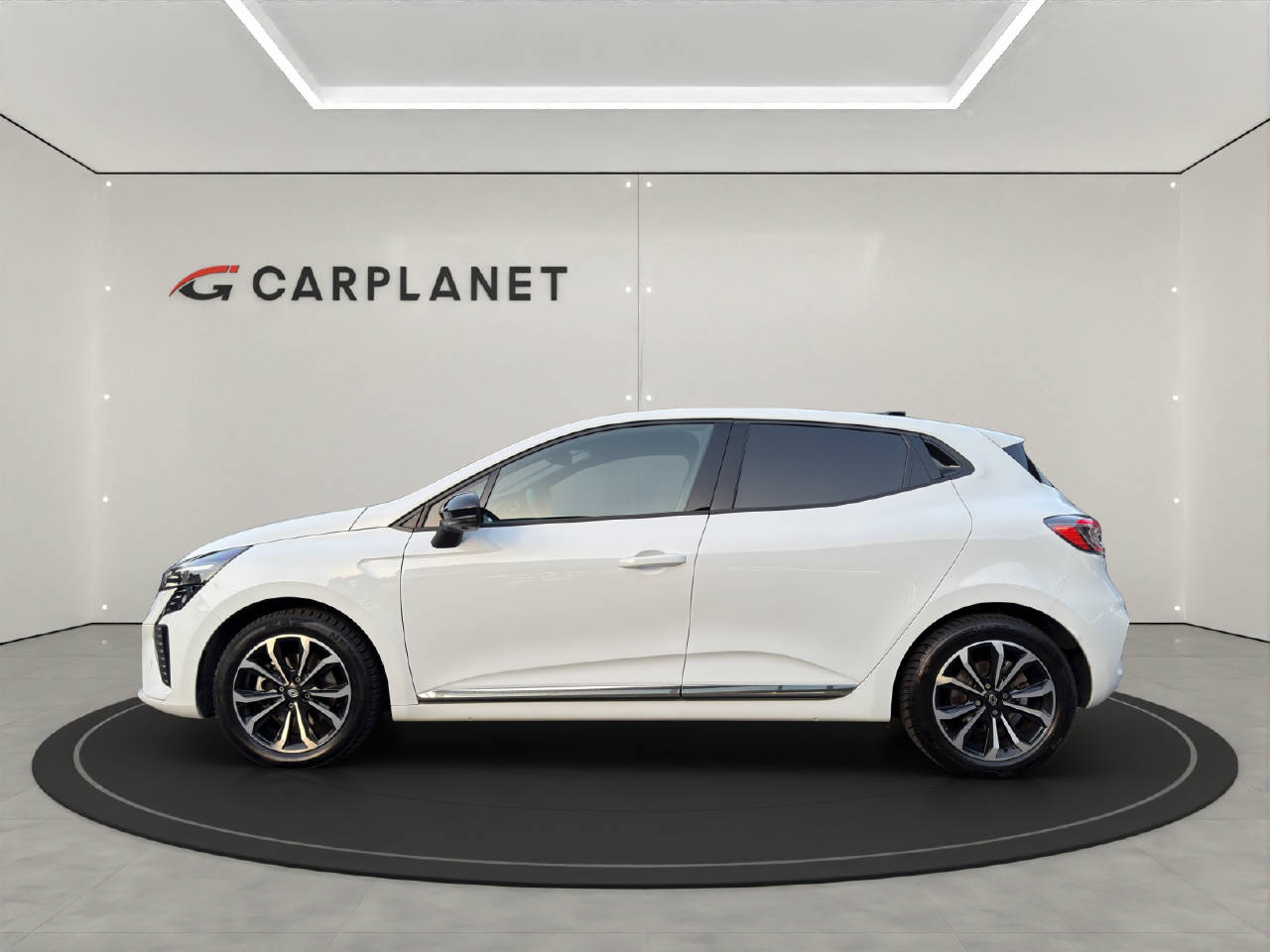 RENAULT Clio 1.6 E-Tech techno-image-1