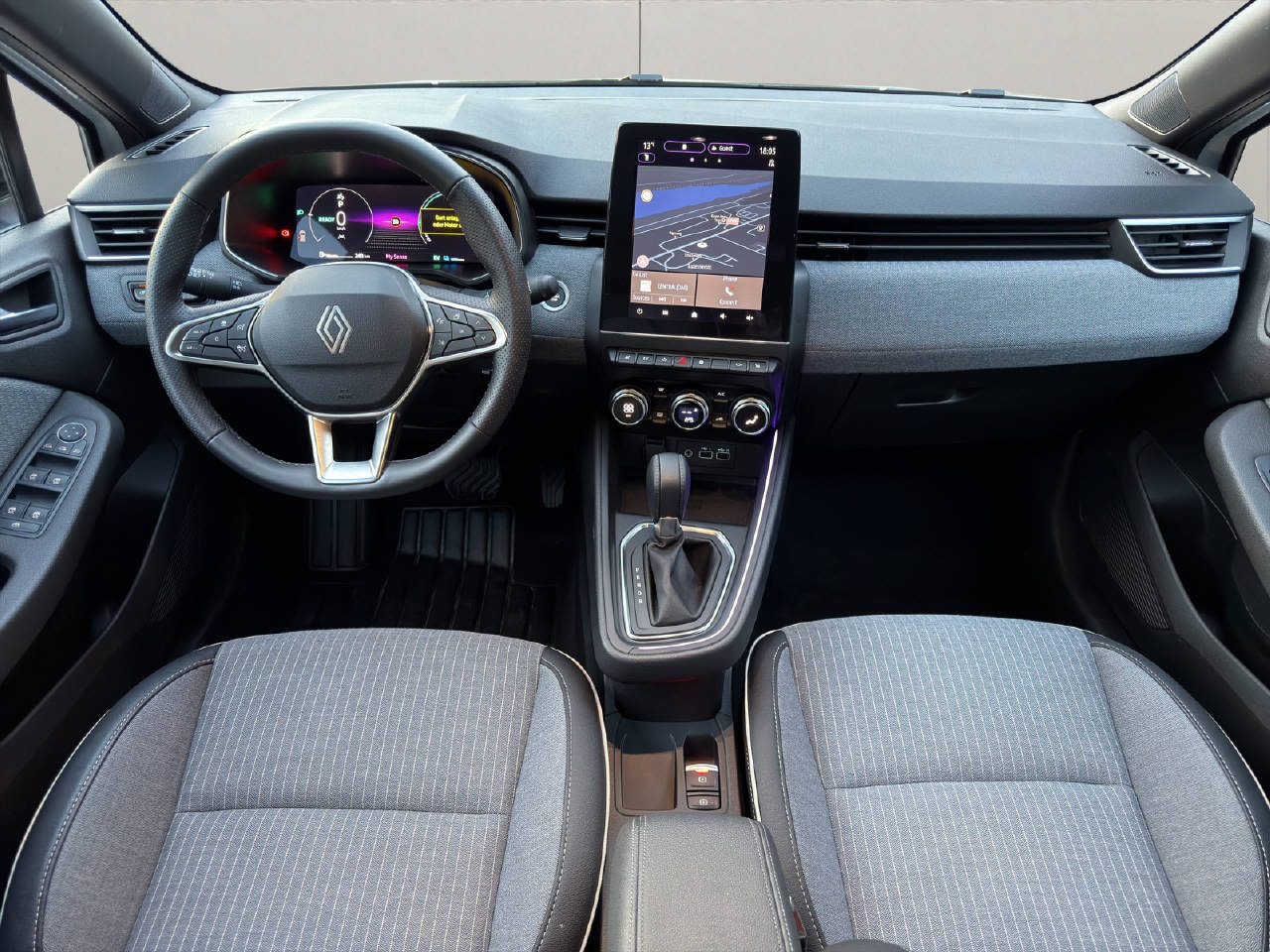 RENAULT Clio 1.6 E-Tech techno-image-5
