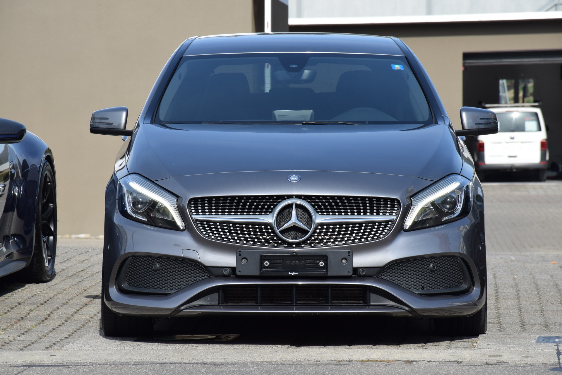 MERCEDES-BENZ A 200 CDI AMG Line 7G-DCT-image-4