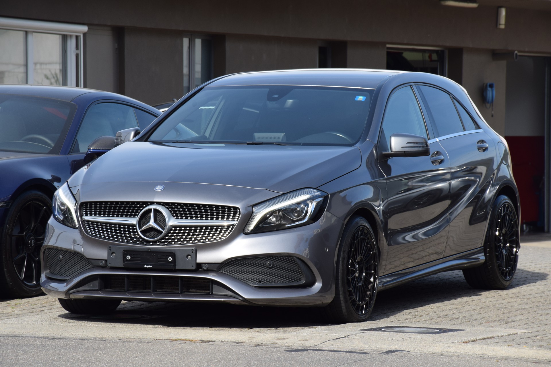 MERCEDES-BENZ A 200 CDI AMG Line 7G-DCT-image-2