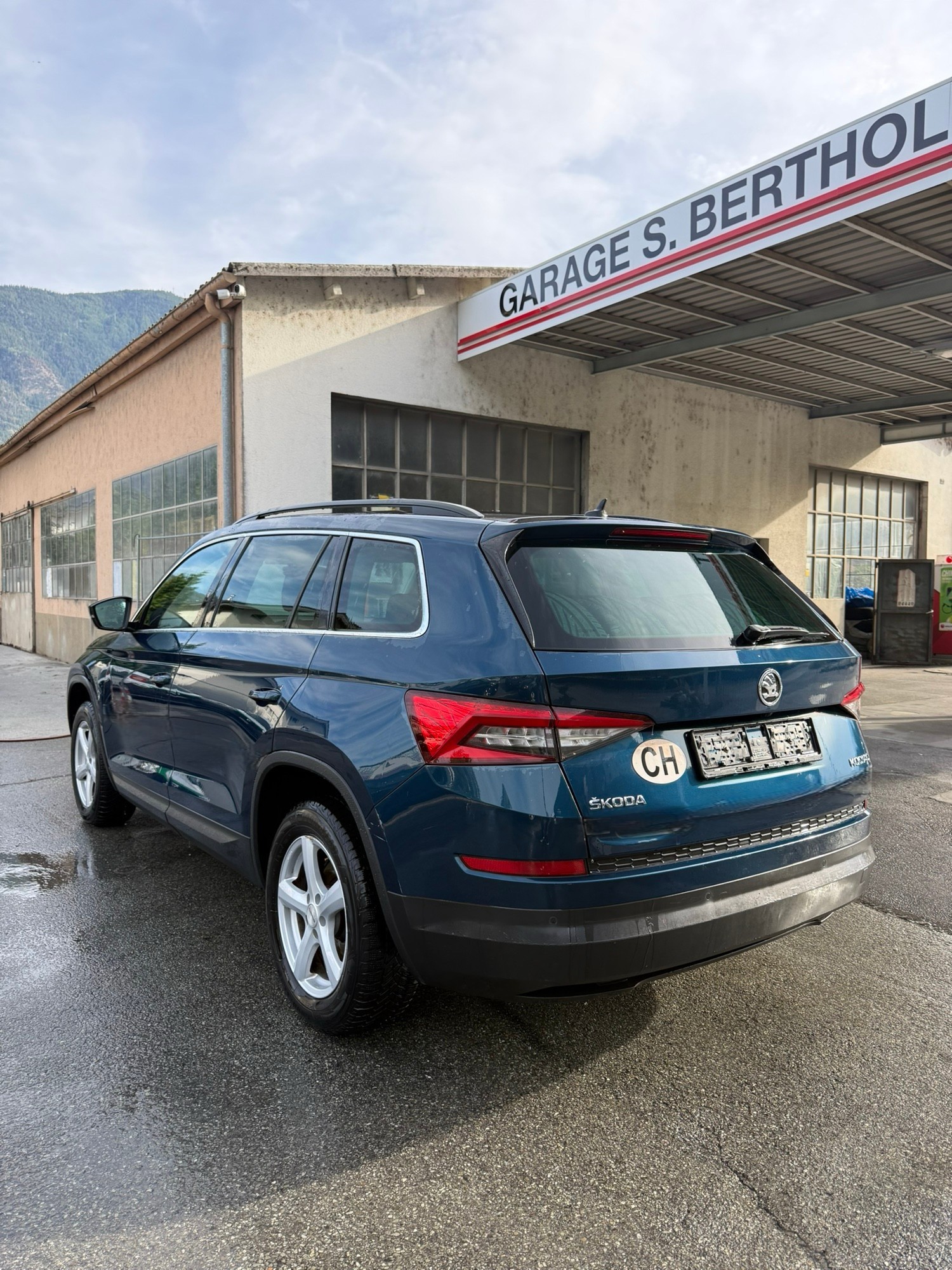 SKODA Kodiaq 2.0 TDI CR Sport Line 4x4 DSG-image-4