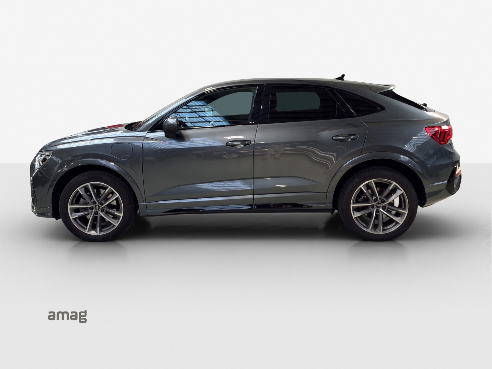 AUDI Q3 Sportback 45 TFSI e S line Attraction S-tronic-image-2