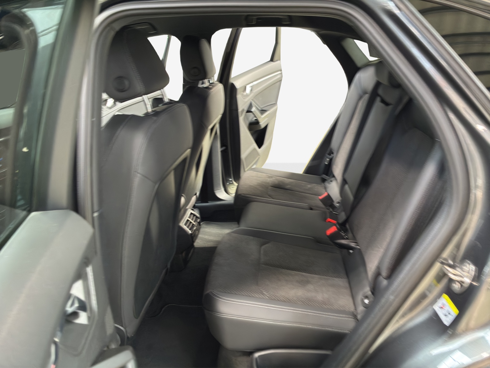 AUDI Q3 Sportback 45 TFSI e S line Attraction S-tronic-image-12