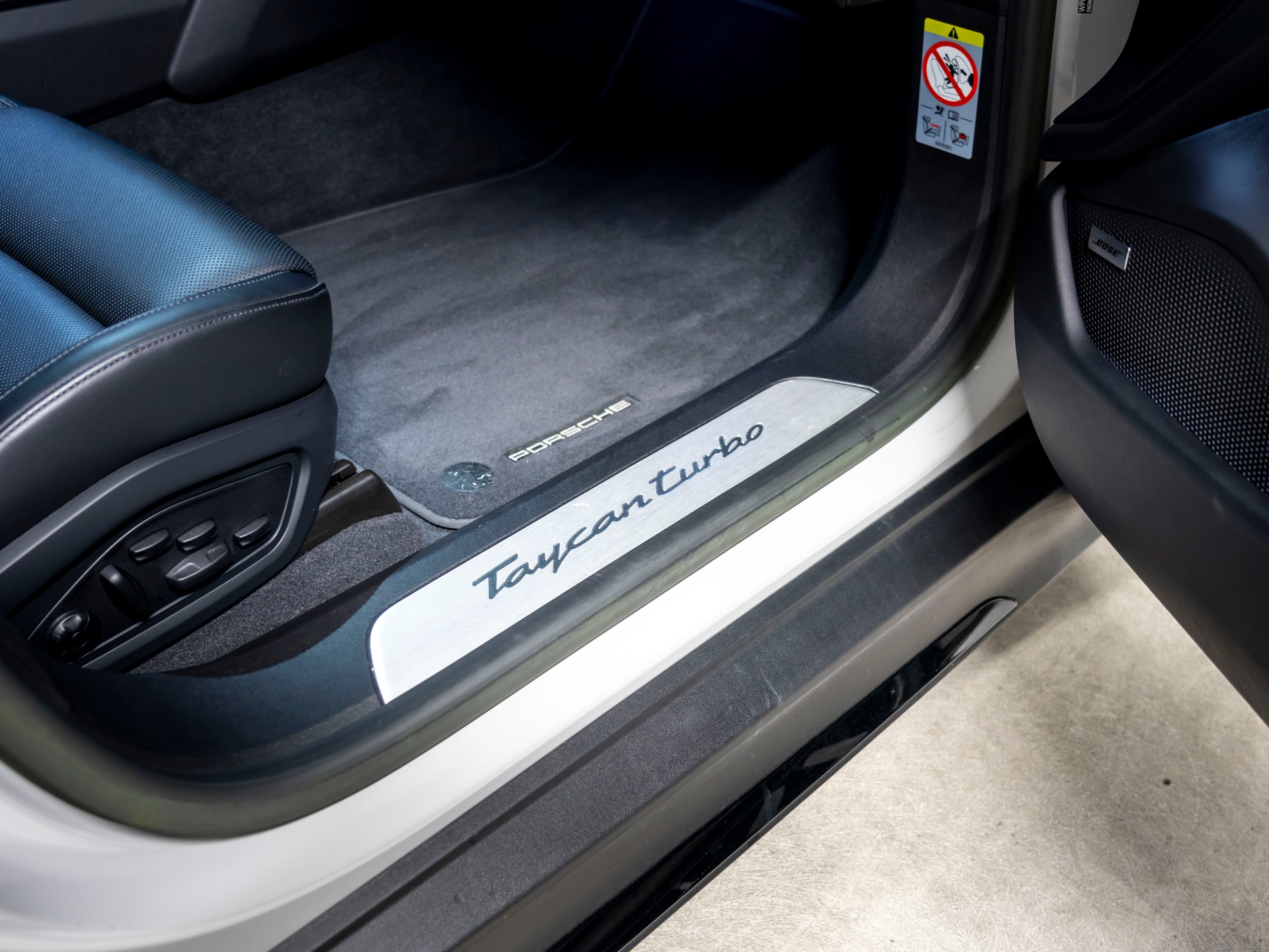PORSCHE Taycan Turbo Sport Turismo Performance Plus 93,4kWh-image-26