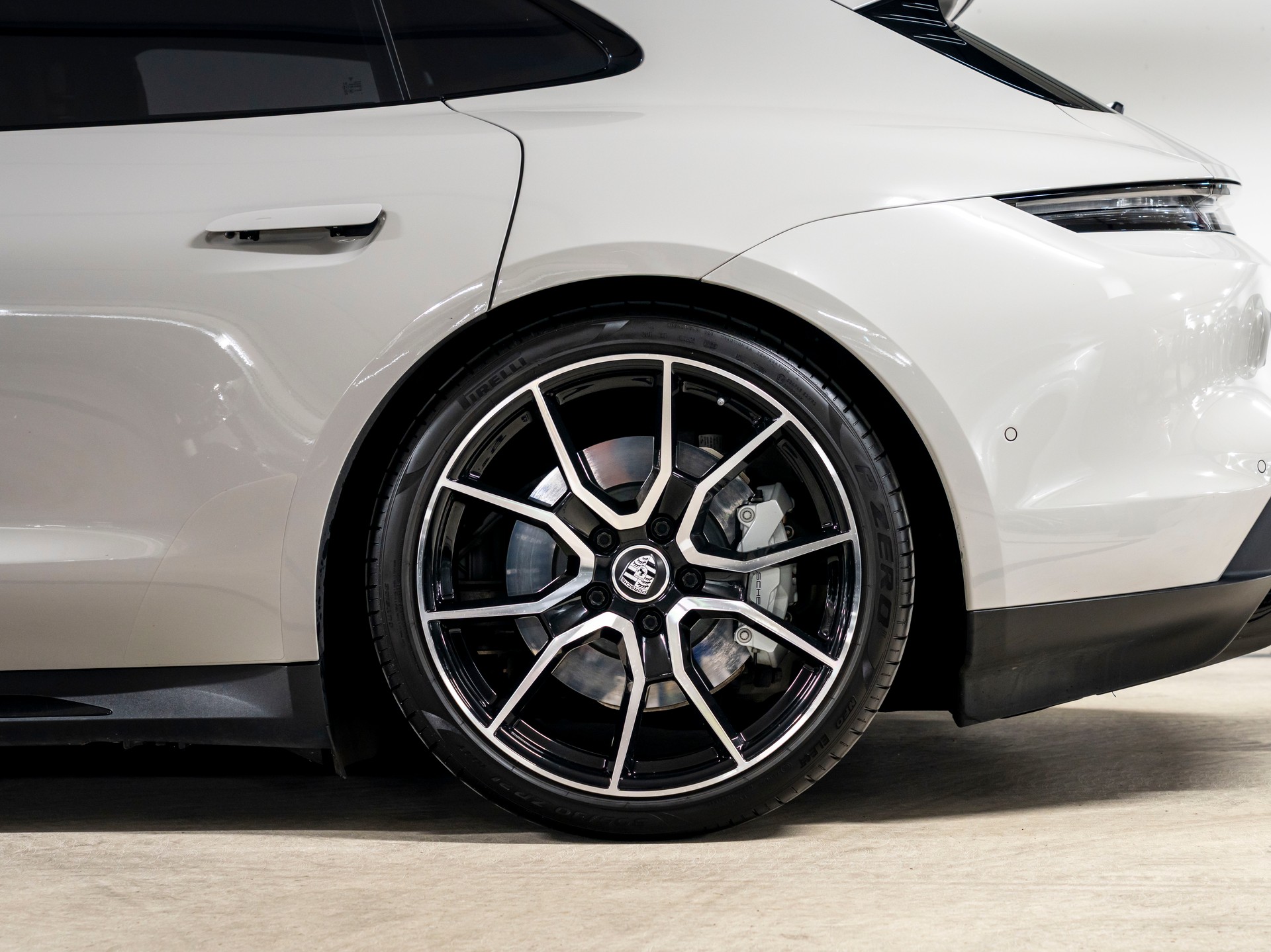 PORSCHE Taycan Turbo Sport Turismo Performance Plus 93,4kWh-image-8