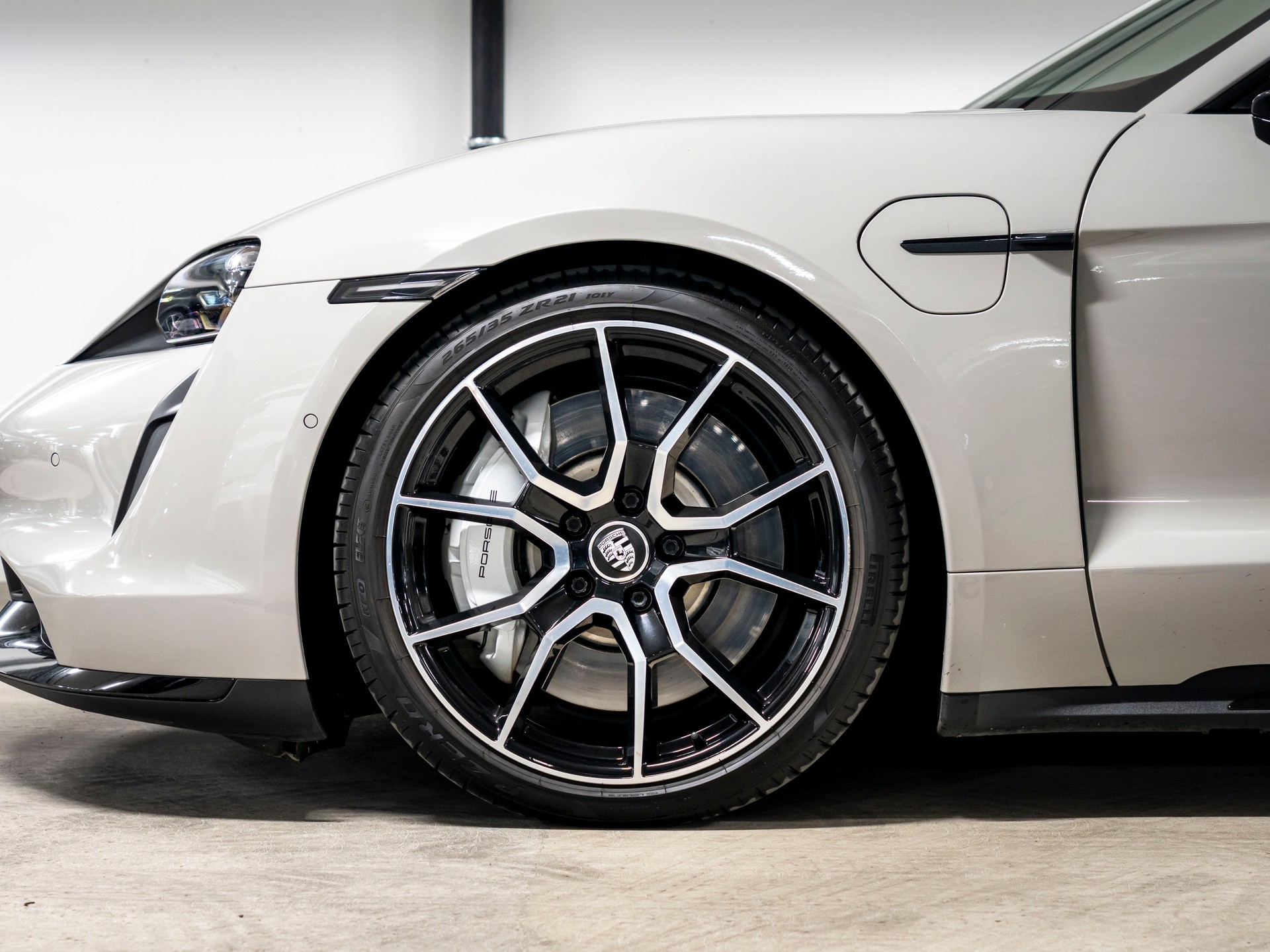 PORSCHE Taycan Turbo Sport Turismo Performance Plus 93,4kWh-image-7