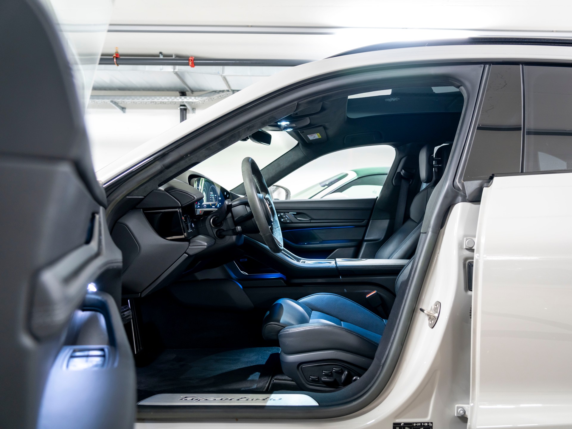 PORSCHE Taycan Turbo Sport Turismo Performance Plus 93,4kWh-image-18