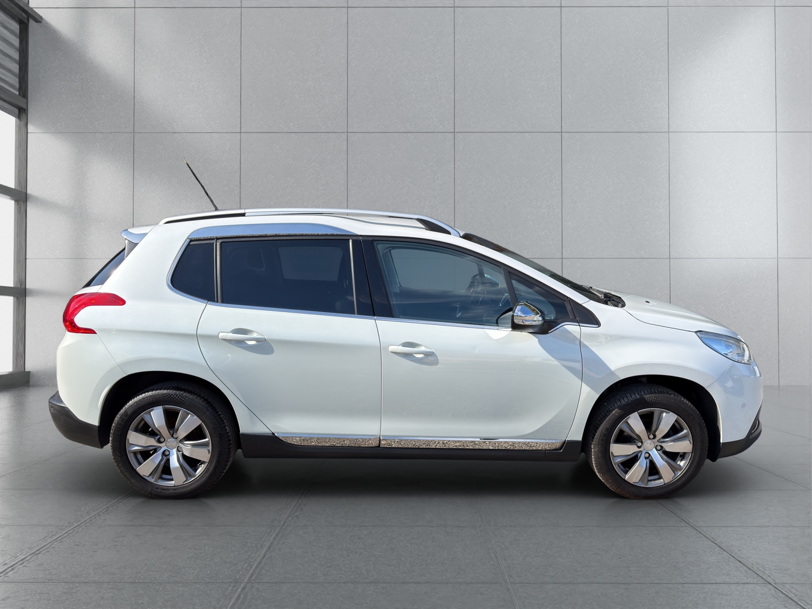 PEUGEOT 2008 1.2 VTI Active ETG5-image-5