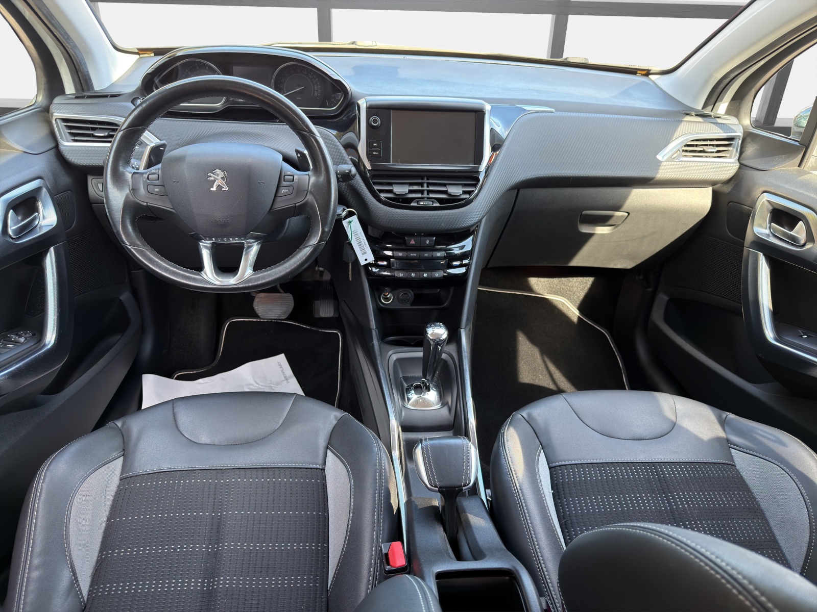 PEUGEOT 2008 1.2 VTI Active ETG5-image-11