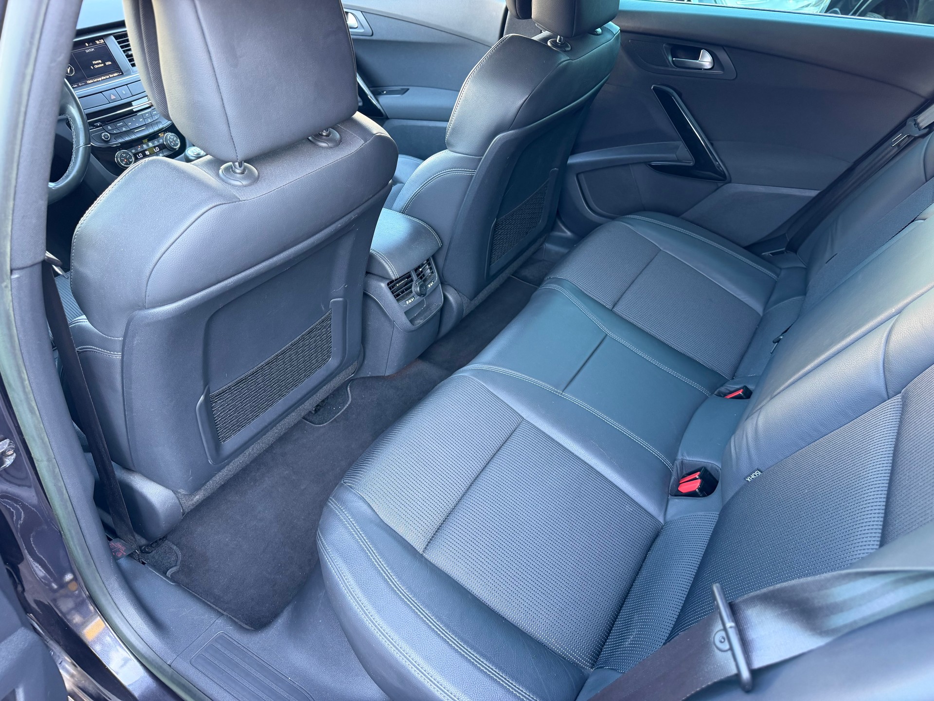 PEUGEOT 508 SW 1.6 16V T Business-image-13