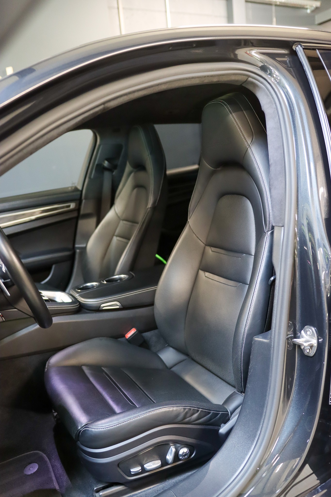 PORSCHE Panamera Turbo S E-Hybrid Sport Turismo PDK-image-12