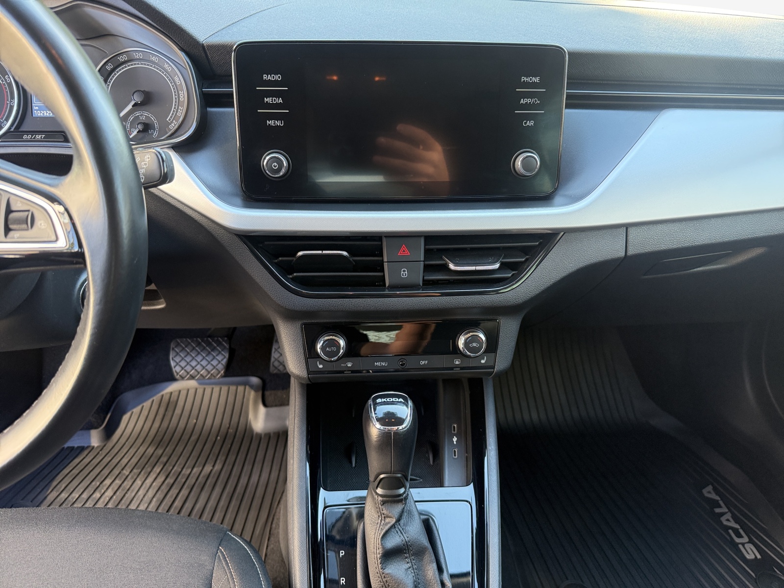 SKODA Scala 1.5 TSI ACT Ambition DSG-image-10
