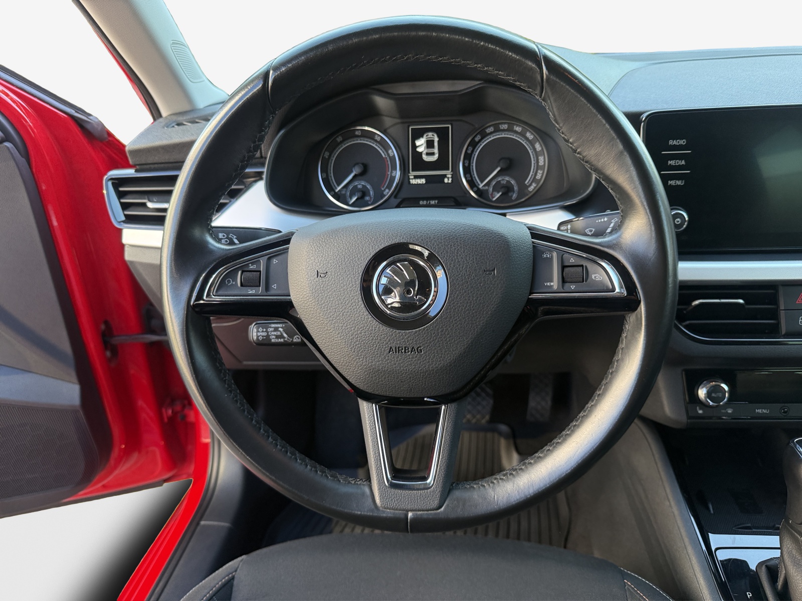 SKODA Scala 1.5 TSI ACT Ambition DSG-image-9