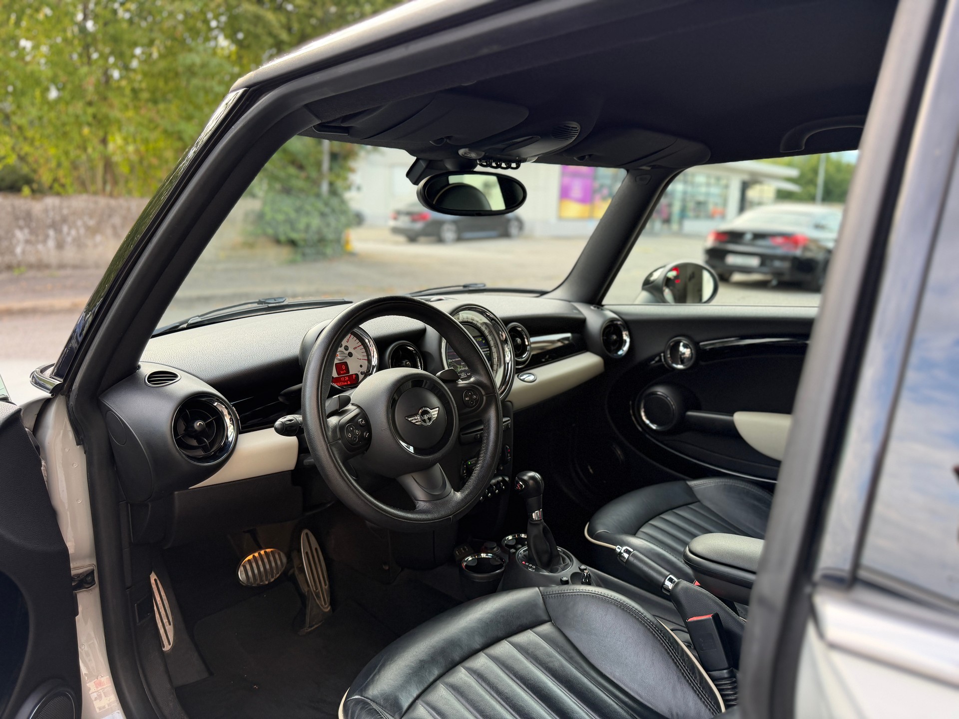 MINI Cooper SD Steptronic-image-7