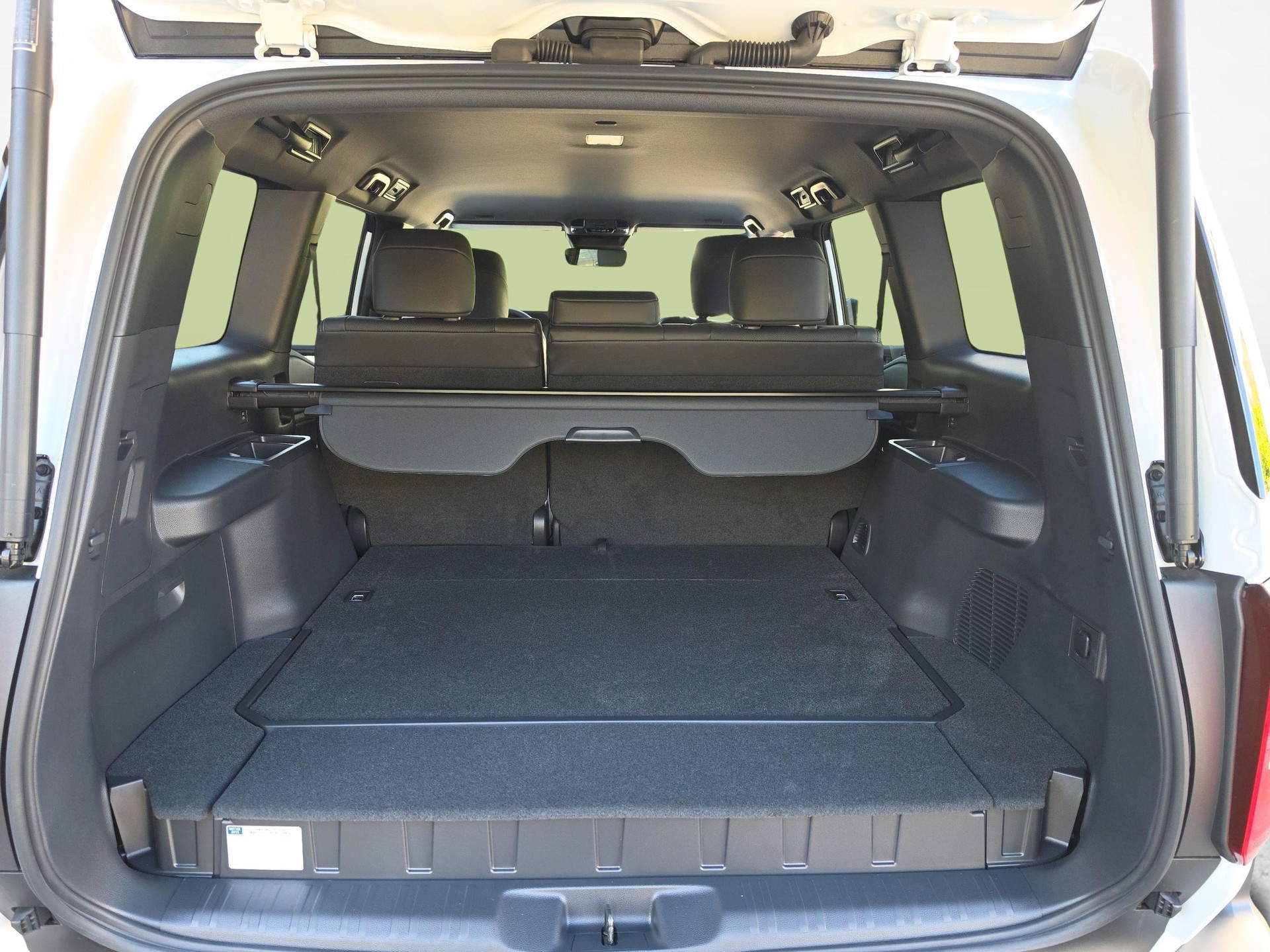 TOYOTA Land Cruiser 2.8 D 48V 230 Rebel-image-11