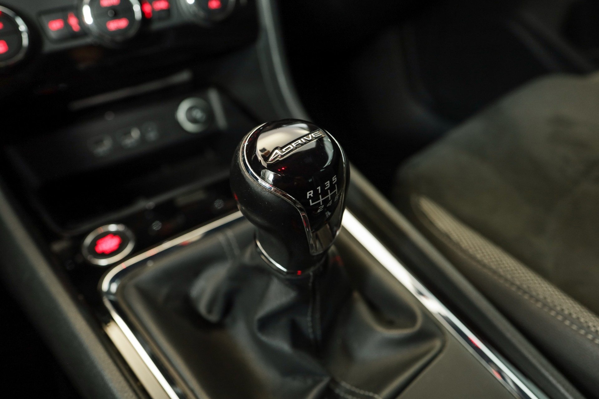 SEAT Ateca 2.0 TDI CR Xcellence 4Drive • Golden Cognac • Attelage • Full LED-image-21