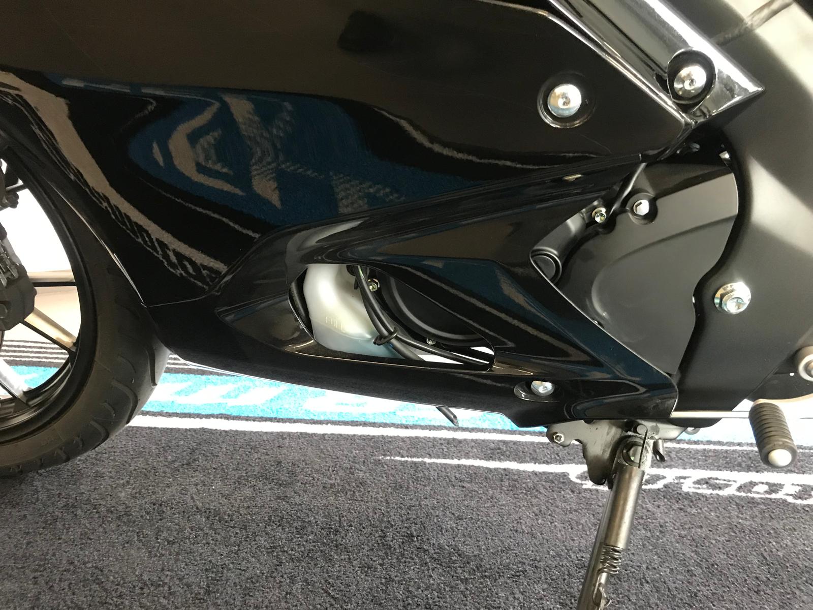 YAMAHA YZF-R 125 ABS-image-8