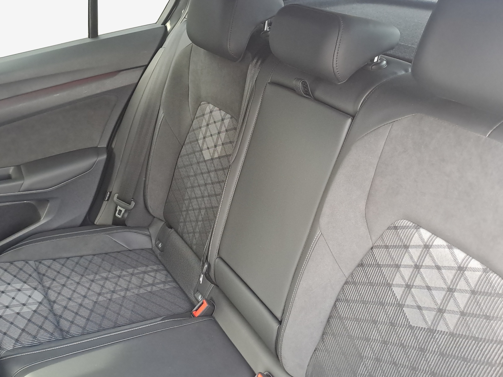 VW Golf 2.0 TSI R-Line DSG 4 Motion-image-11
