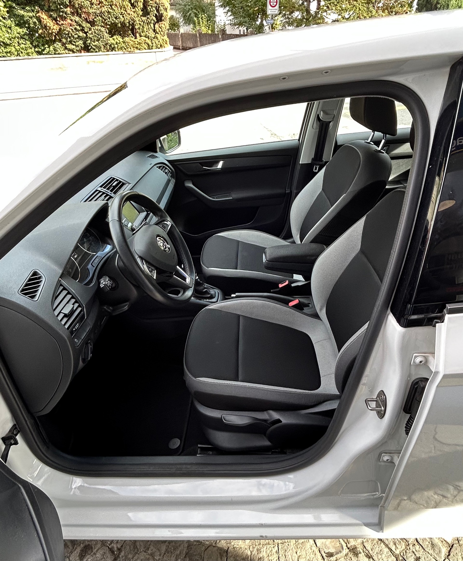 SKODA Fabia 1.2 TSI Ambition DSG-image-7