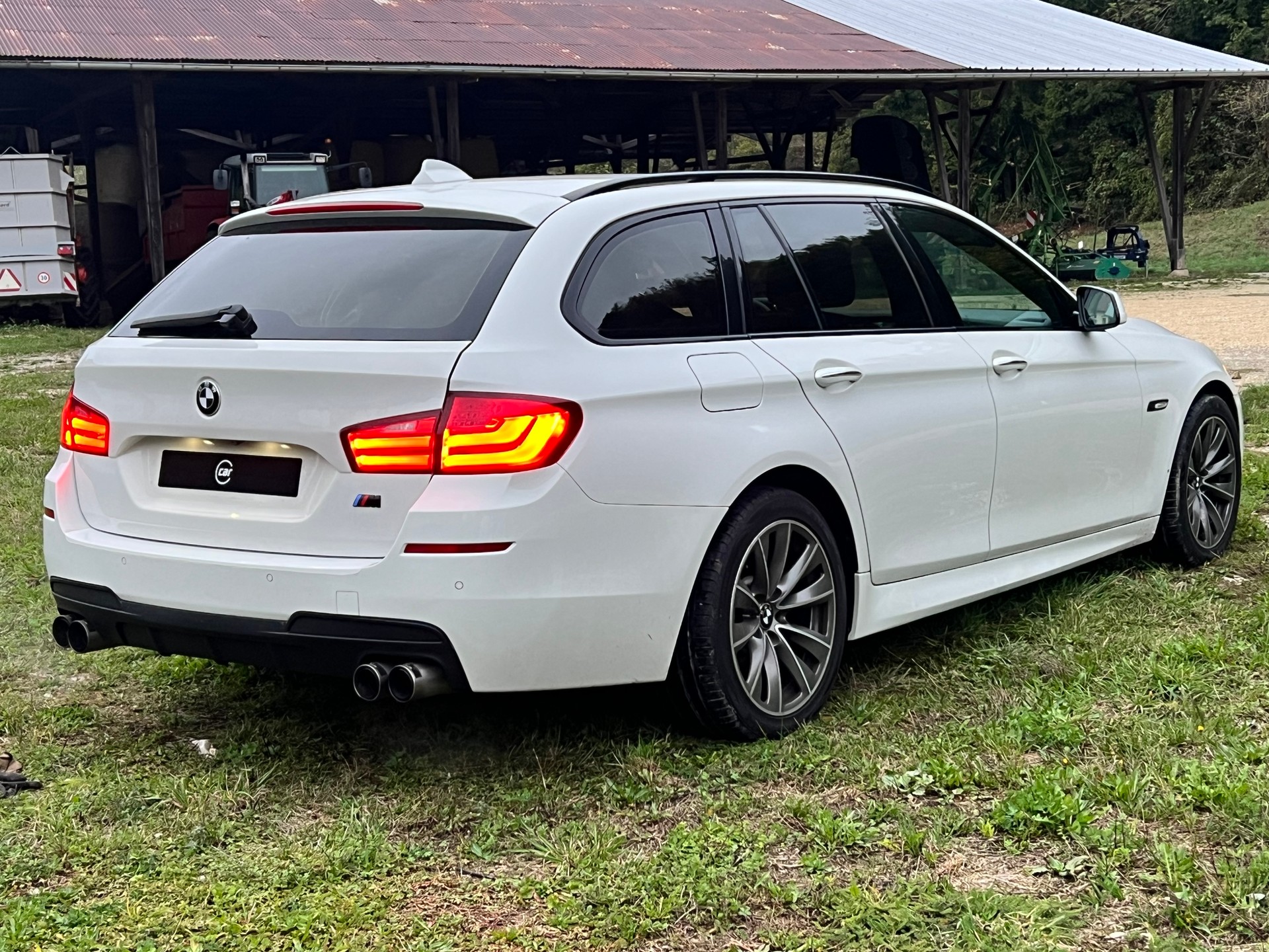 BMW 528i xDrive Touring Steptronic-image-3
