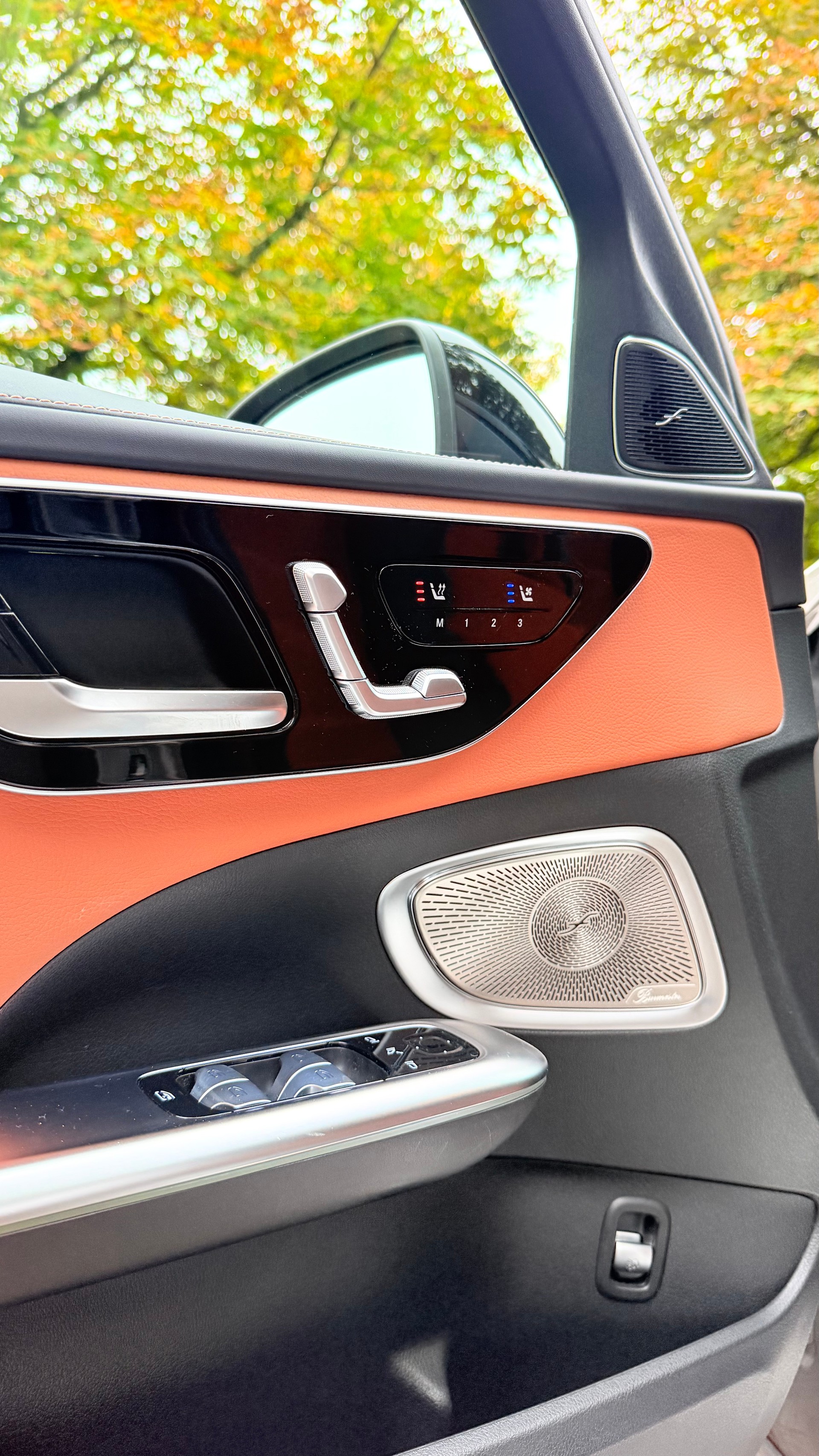 MERCEDES-BENZ C 300 d AMG Line-image-4