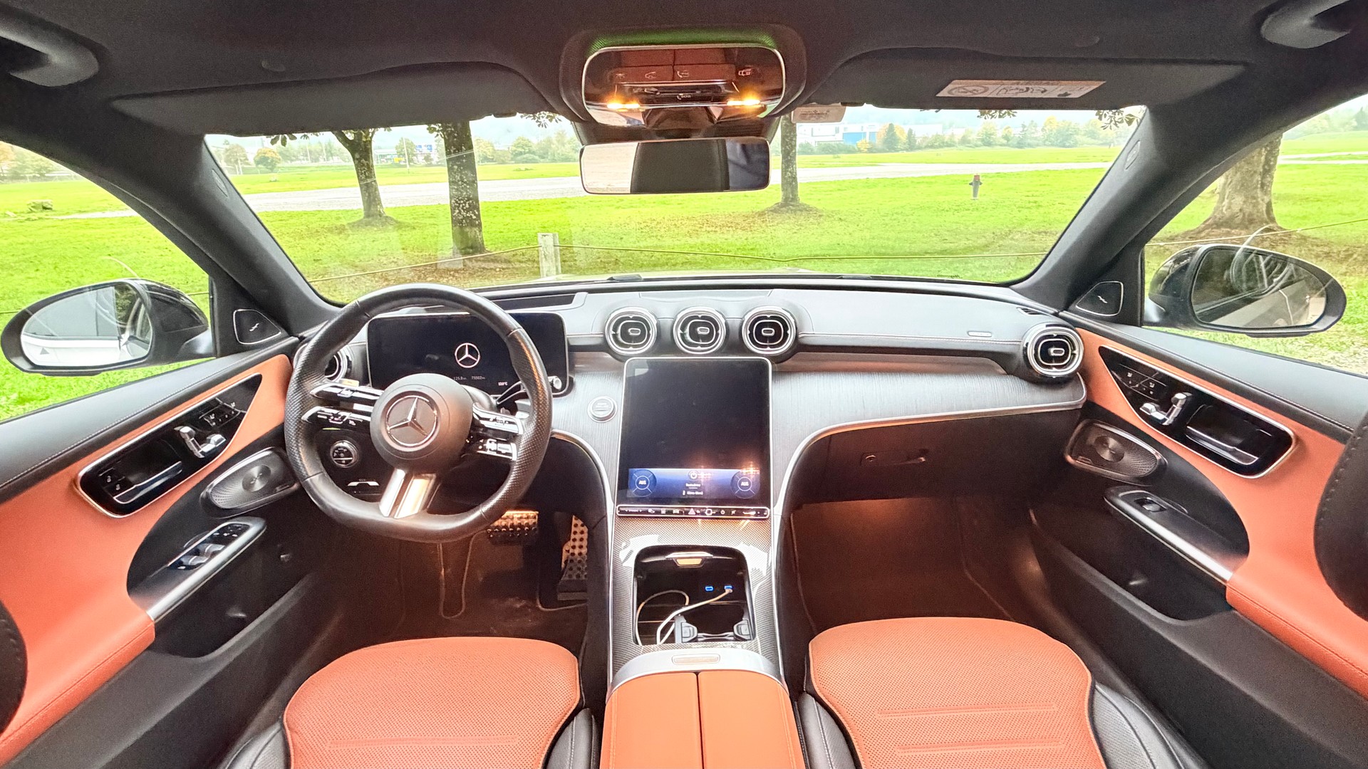 MERCEDES-BENZ C 300 d AMG Line-image-7