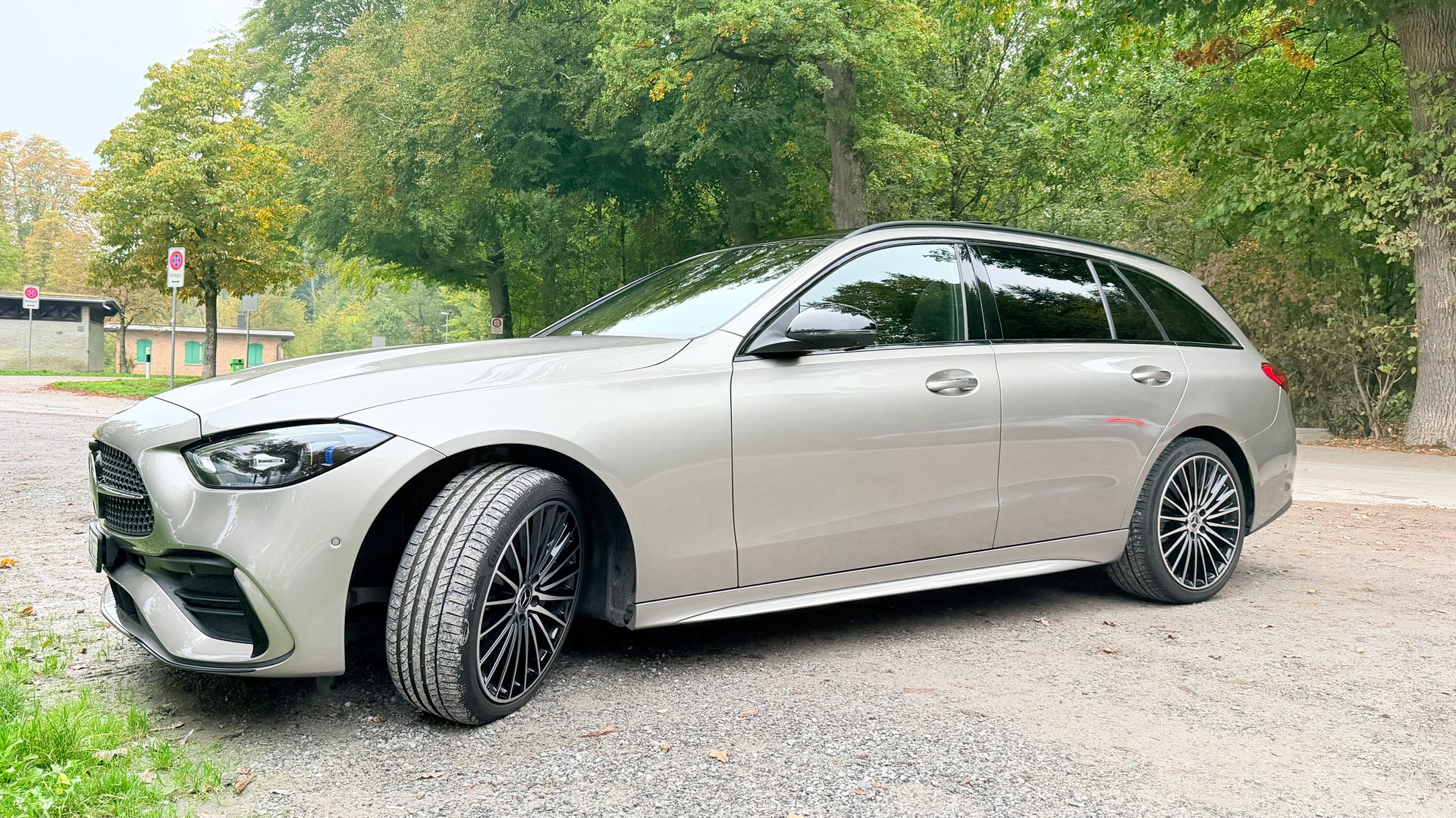 MERCEDES-BENZ C 300 d AMG Line-image-1