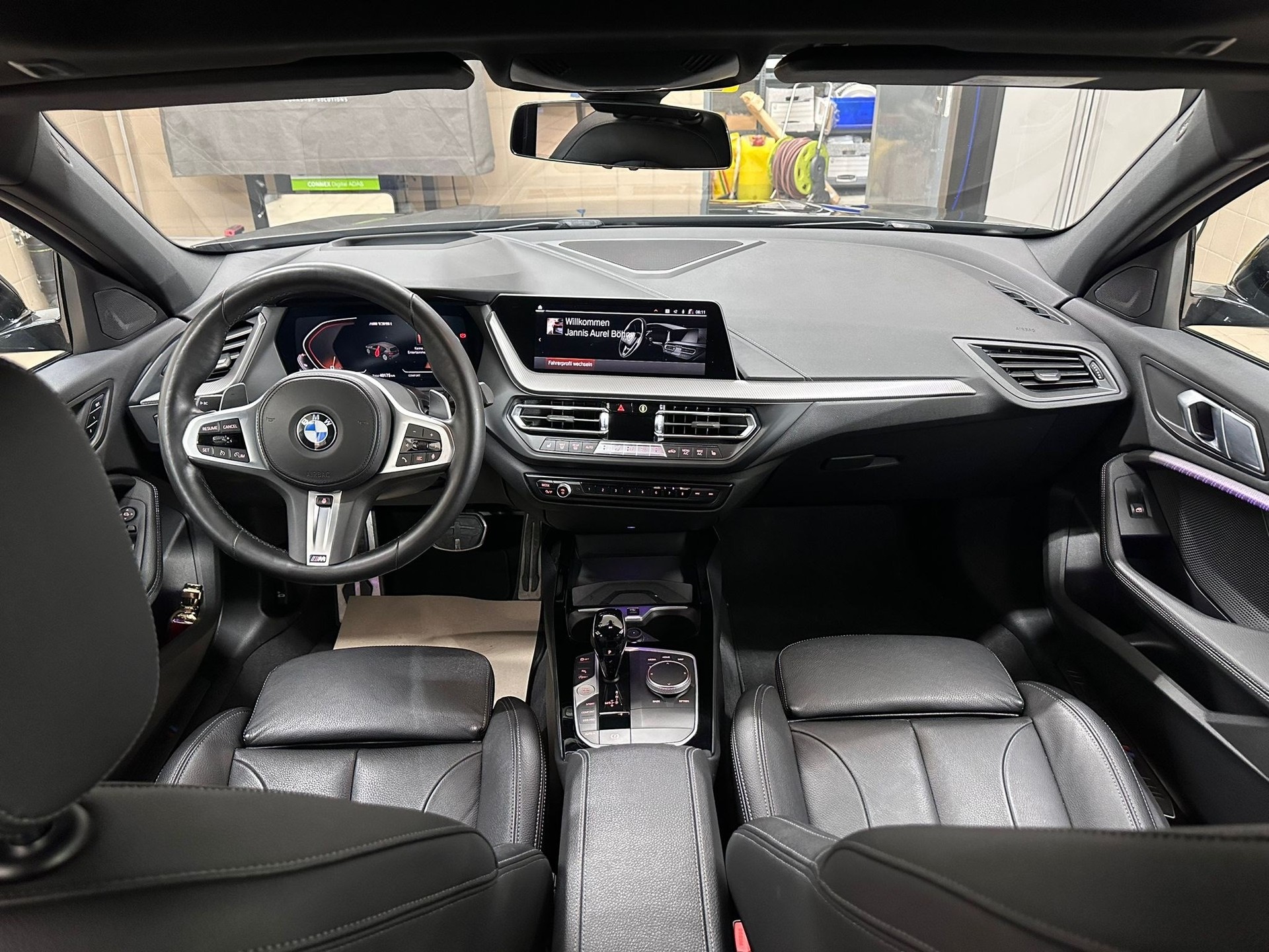 BMW M135i xDrive Steptronic-image-9