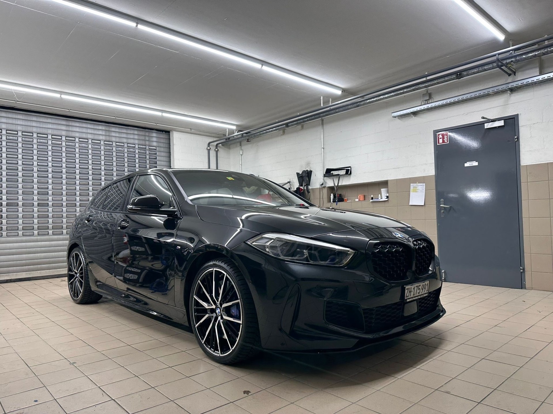 BMW M135i xDrive Steptronic-image-2