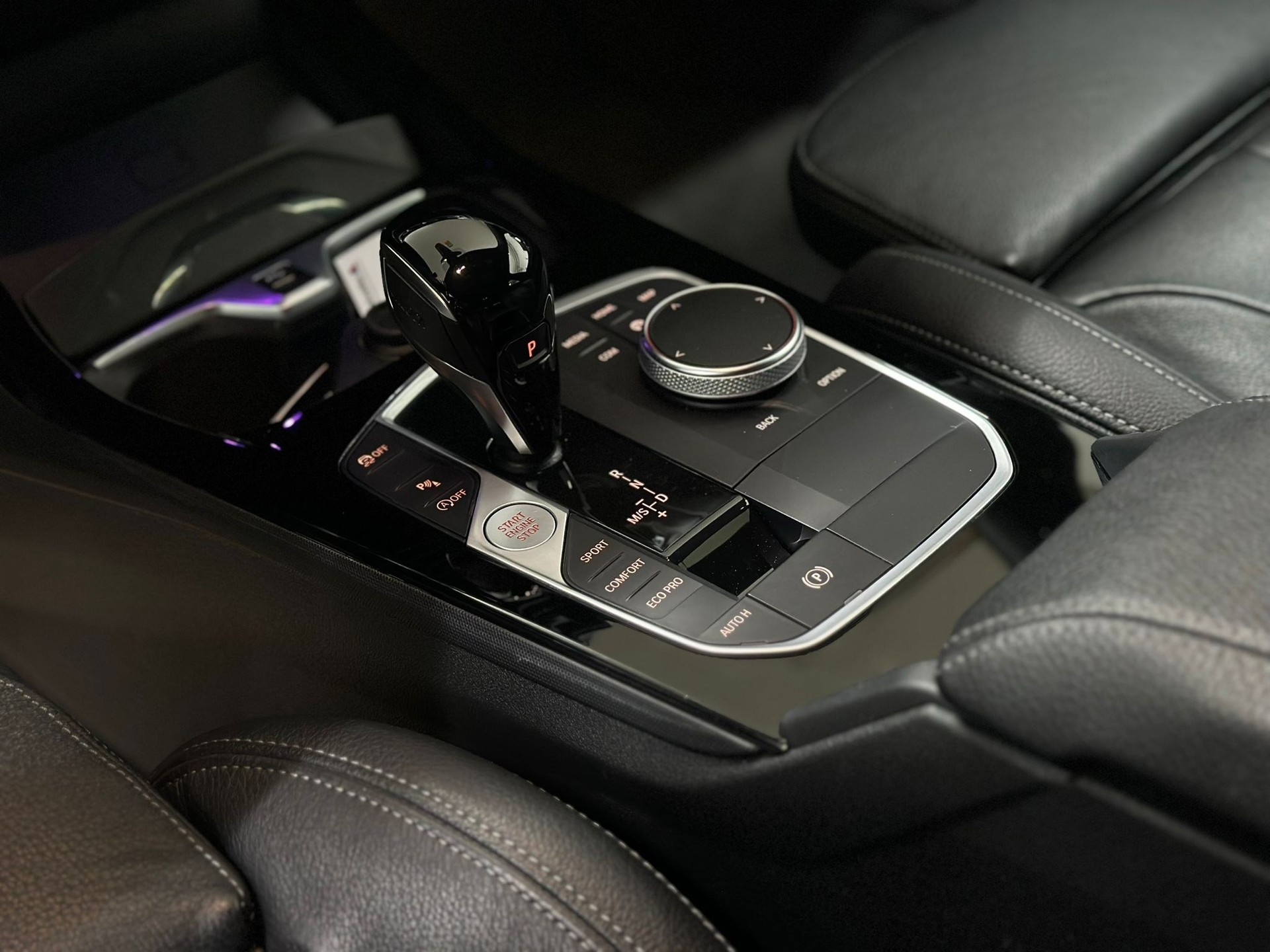 BMW M135i xDrive Steptronic-image-8