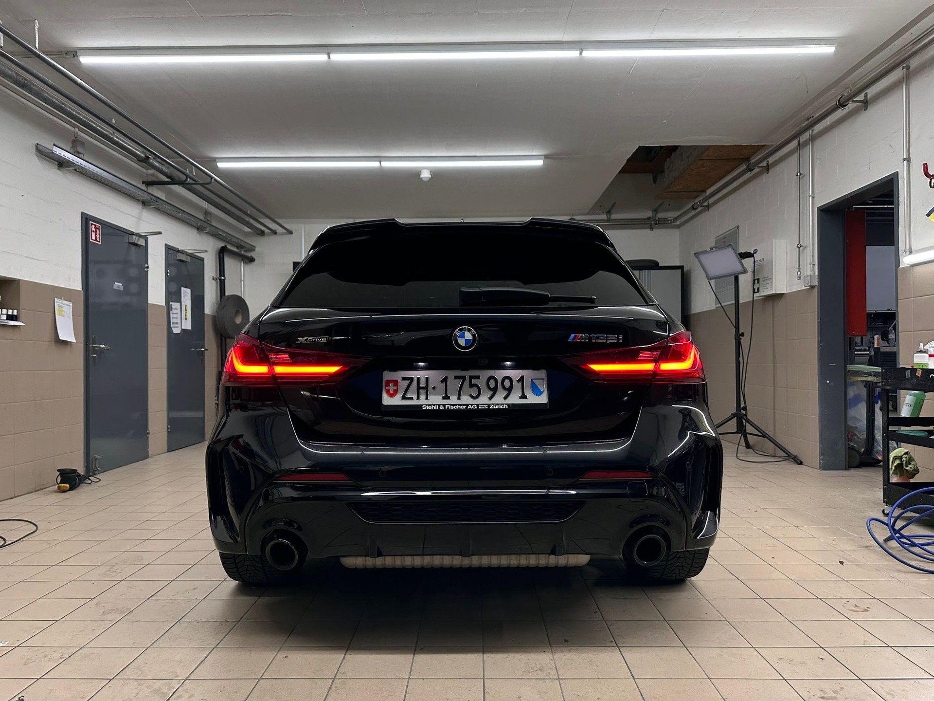 BMW M135i xDrive Steptronic-image-5