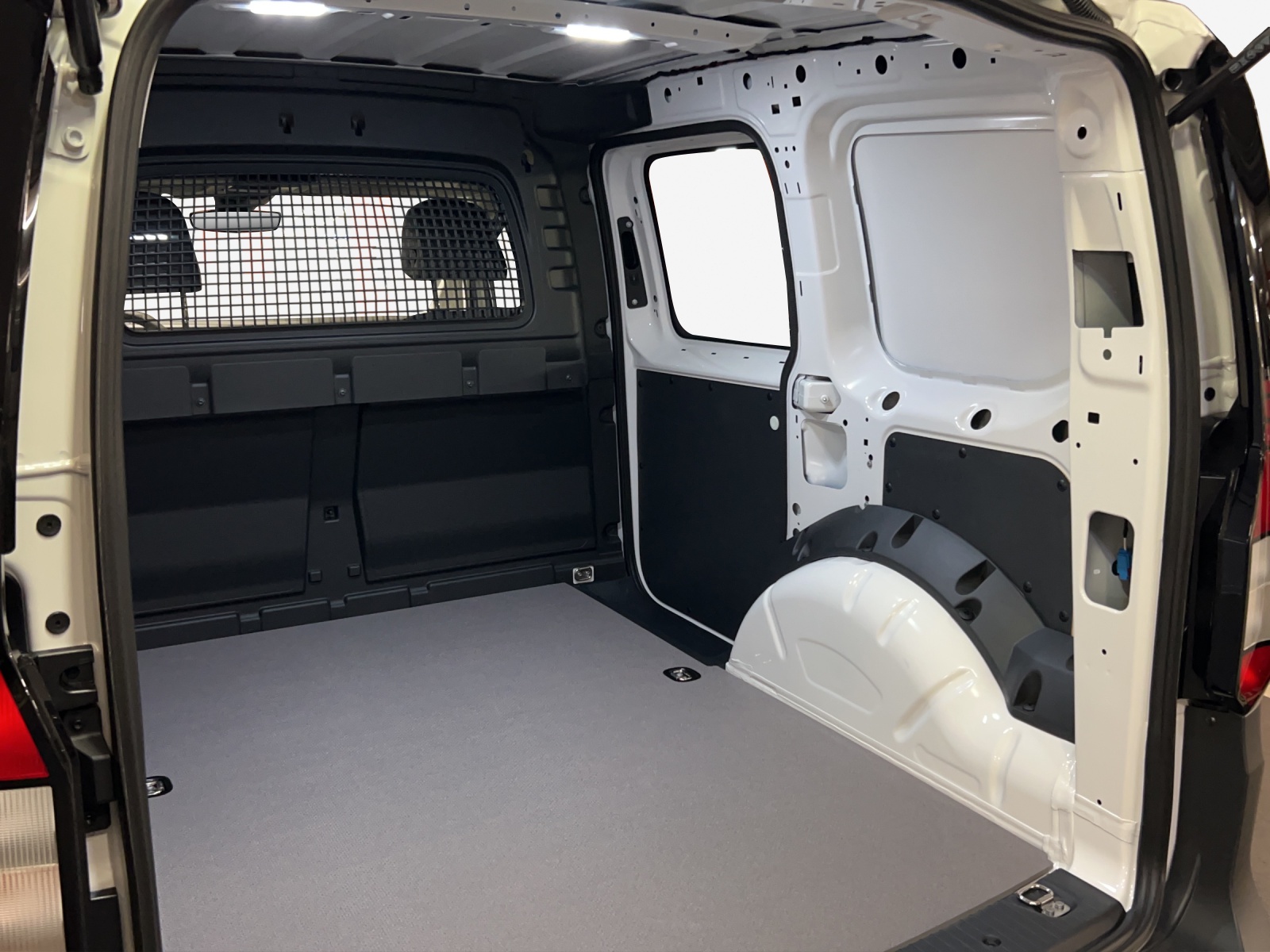 VW Caddy Cargo 2.0TDI Entry-image-11