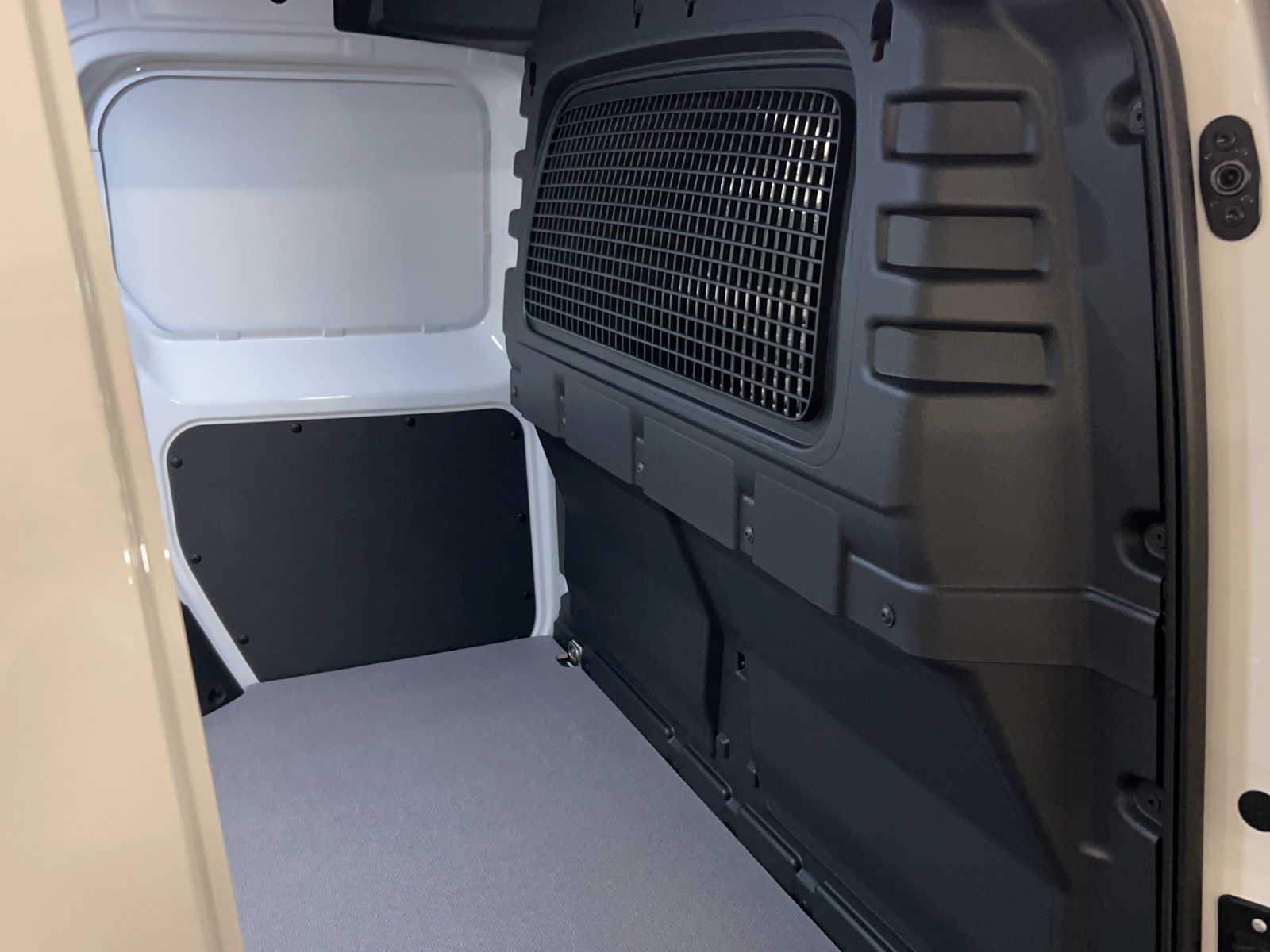 VW Caddy Cargo 2.0TDI Entry-image-10