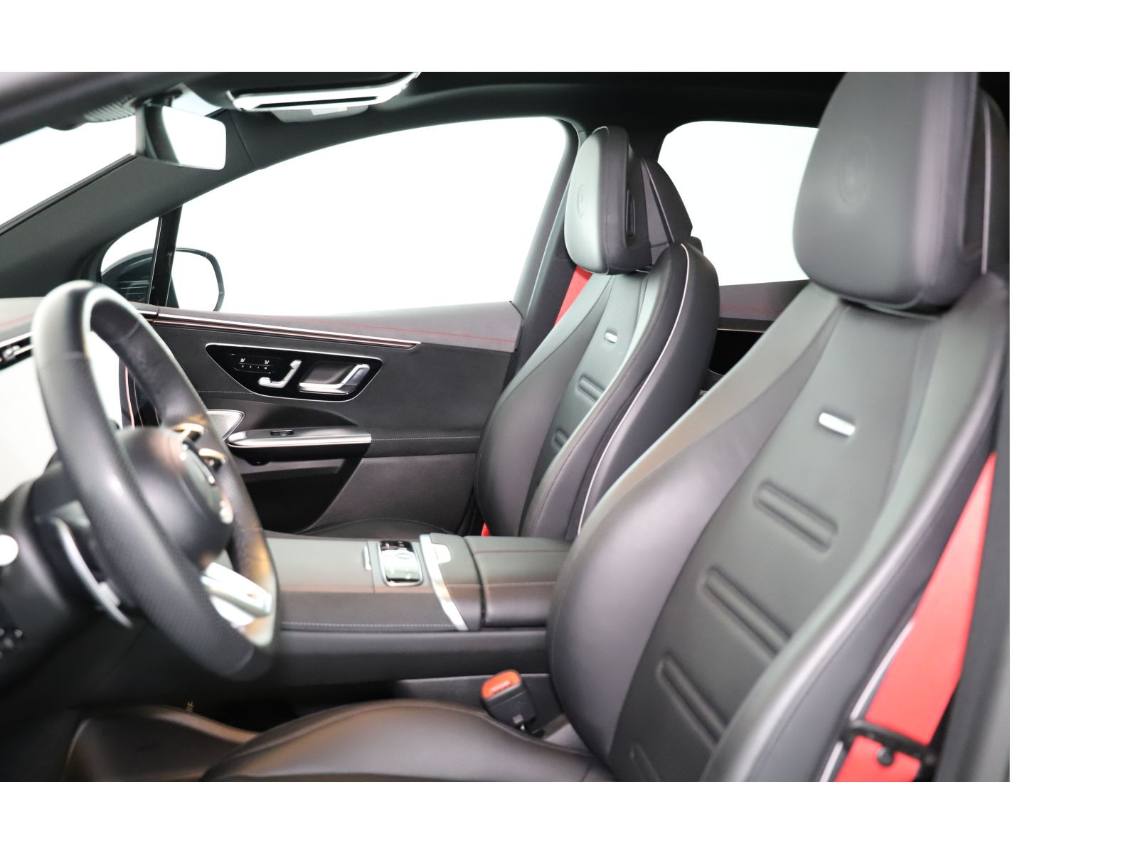 MERCEDES-BENZ EQE SUV AMG 43 4 Matic-image-14