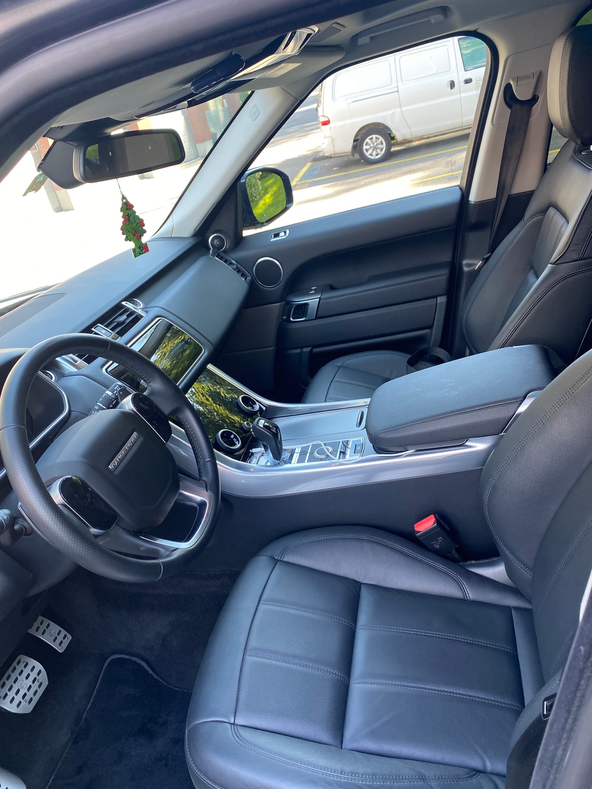 LAND ROVER RANGE ROVER SPORT-image-3