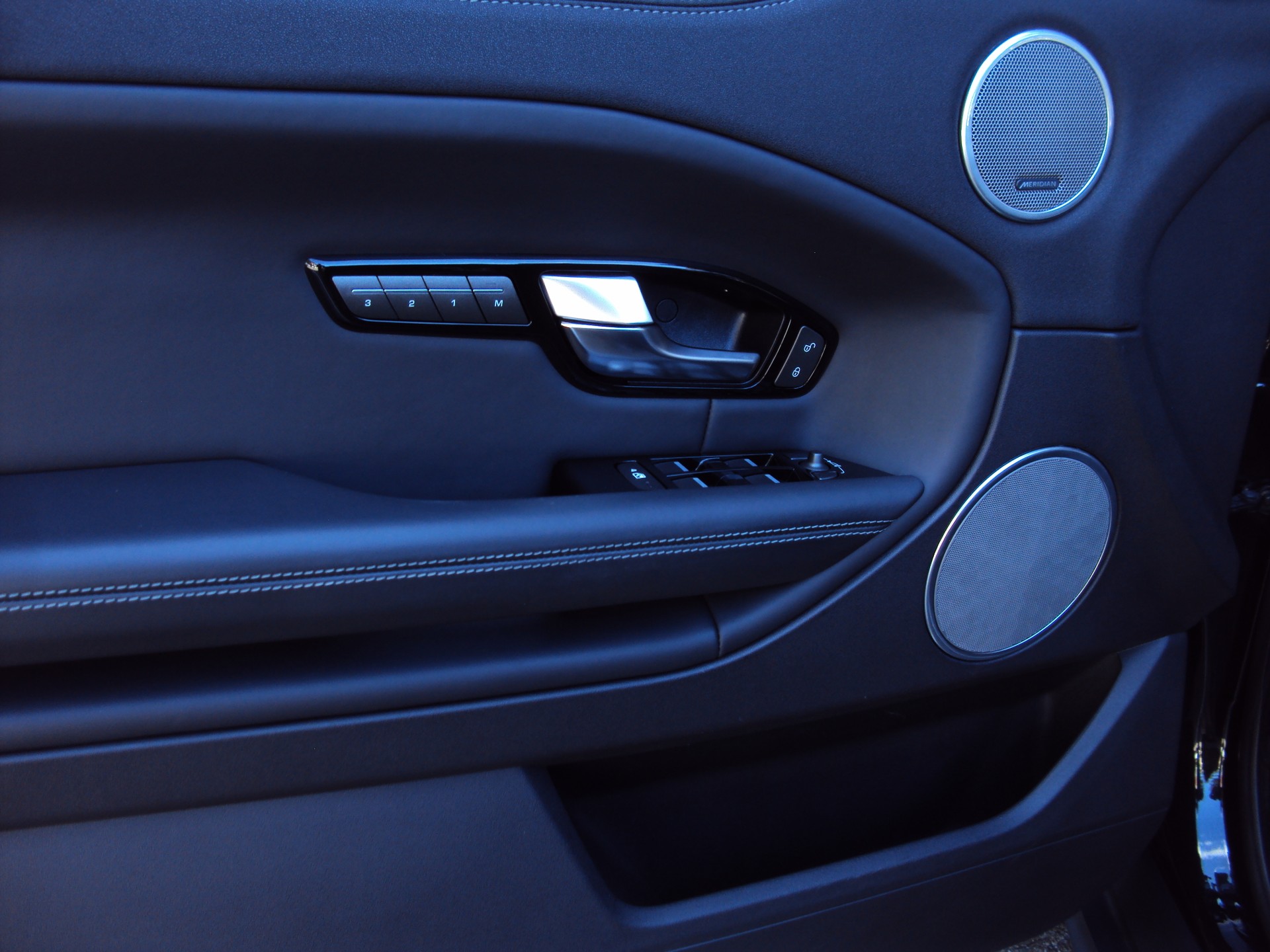 LAND ROVER Range Rover Evoque Convert.2.0 SD4 HSE Dynamic AT9-image-13