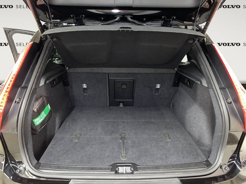 VOLVO XC40 Twin Plus AWD-image-13