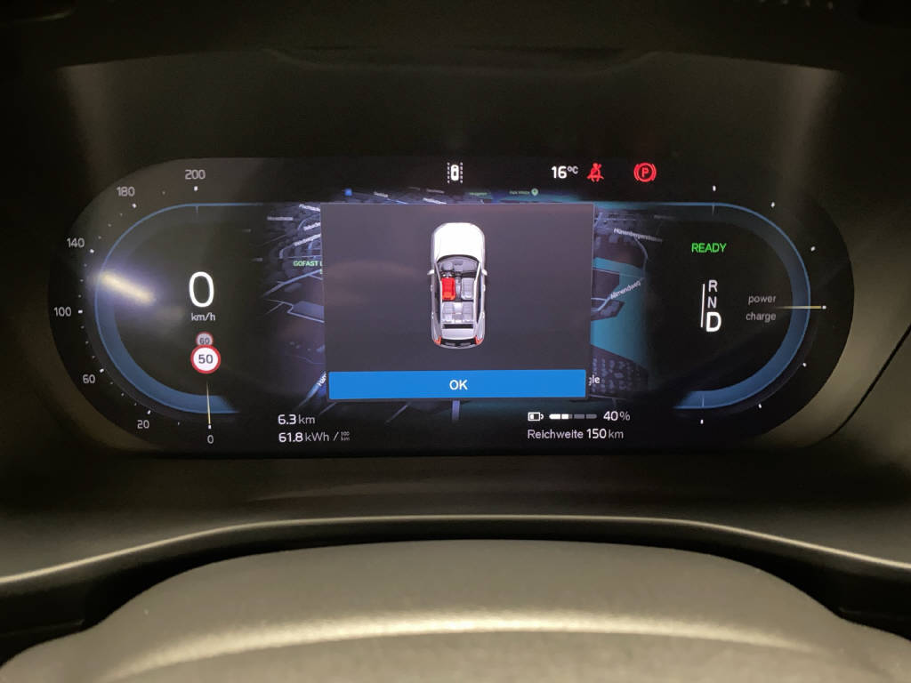 VOLVO XC40 Twin Plus AWD-image-8