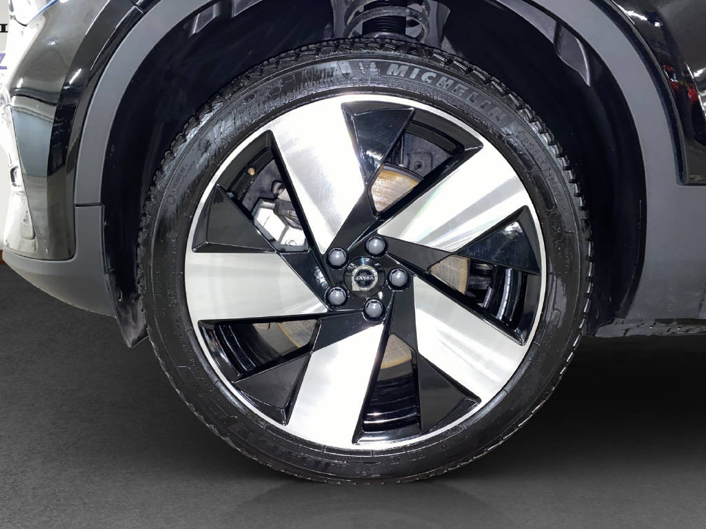 VOLVO XC40 Twin Plus AWD-image-15