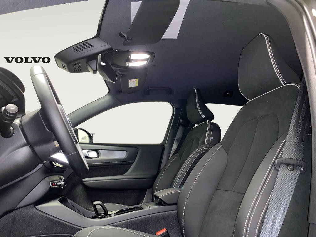 VOLVO XC40 Twin Plus AWD-image-6