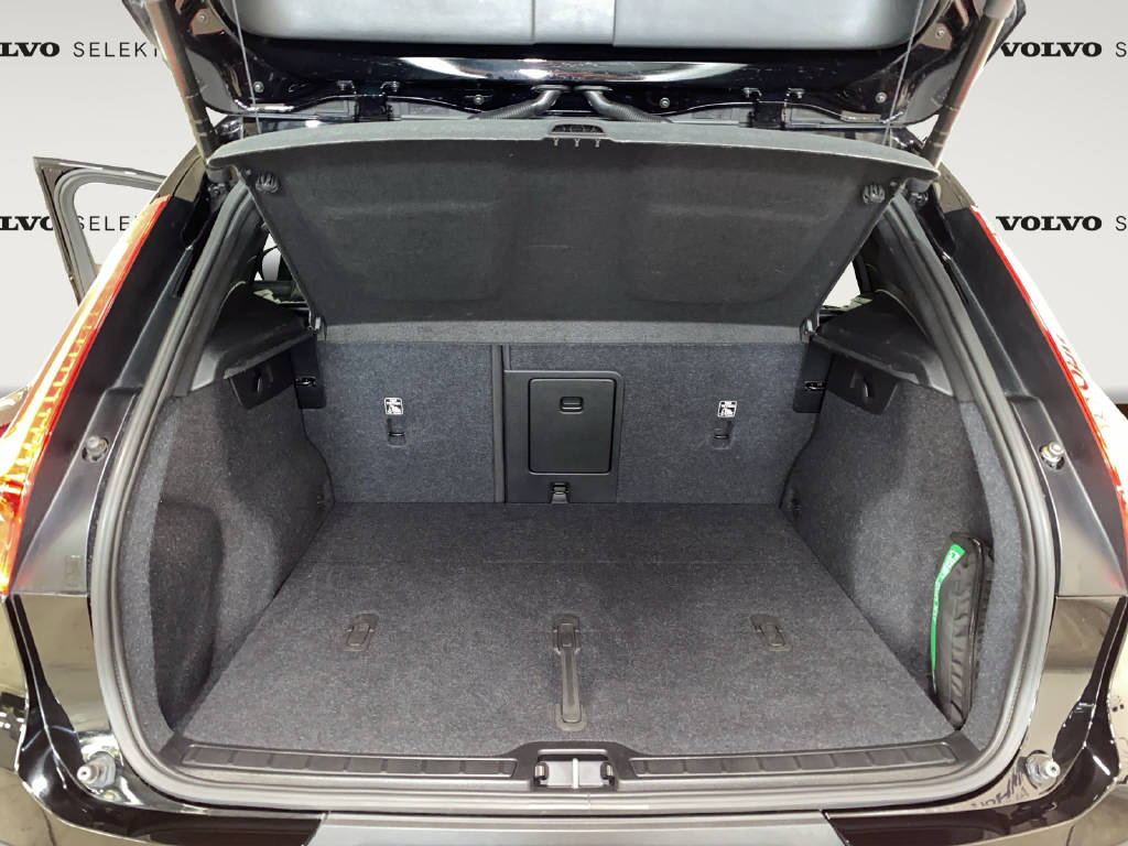VOLVO XC40 Twin Plus AWD-image-13