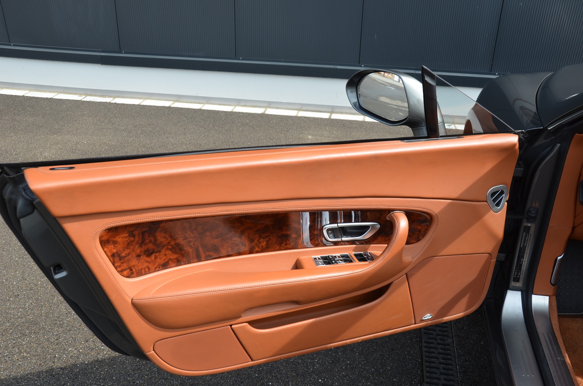 BENTLEY Continental GTC Speed 6.0-image-10