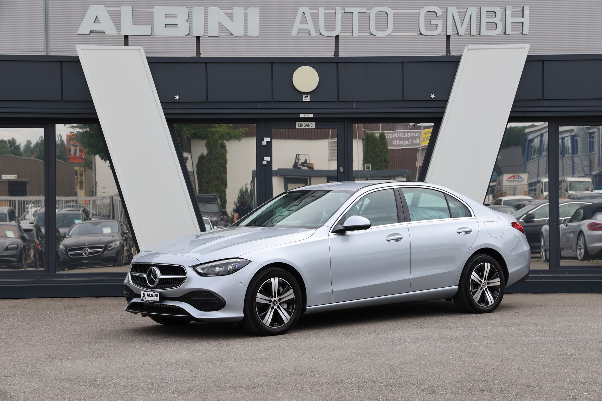 MERCEDES-BENZ C 300e Avantgarde-image-0