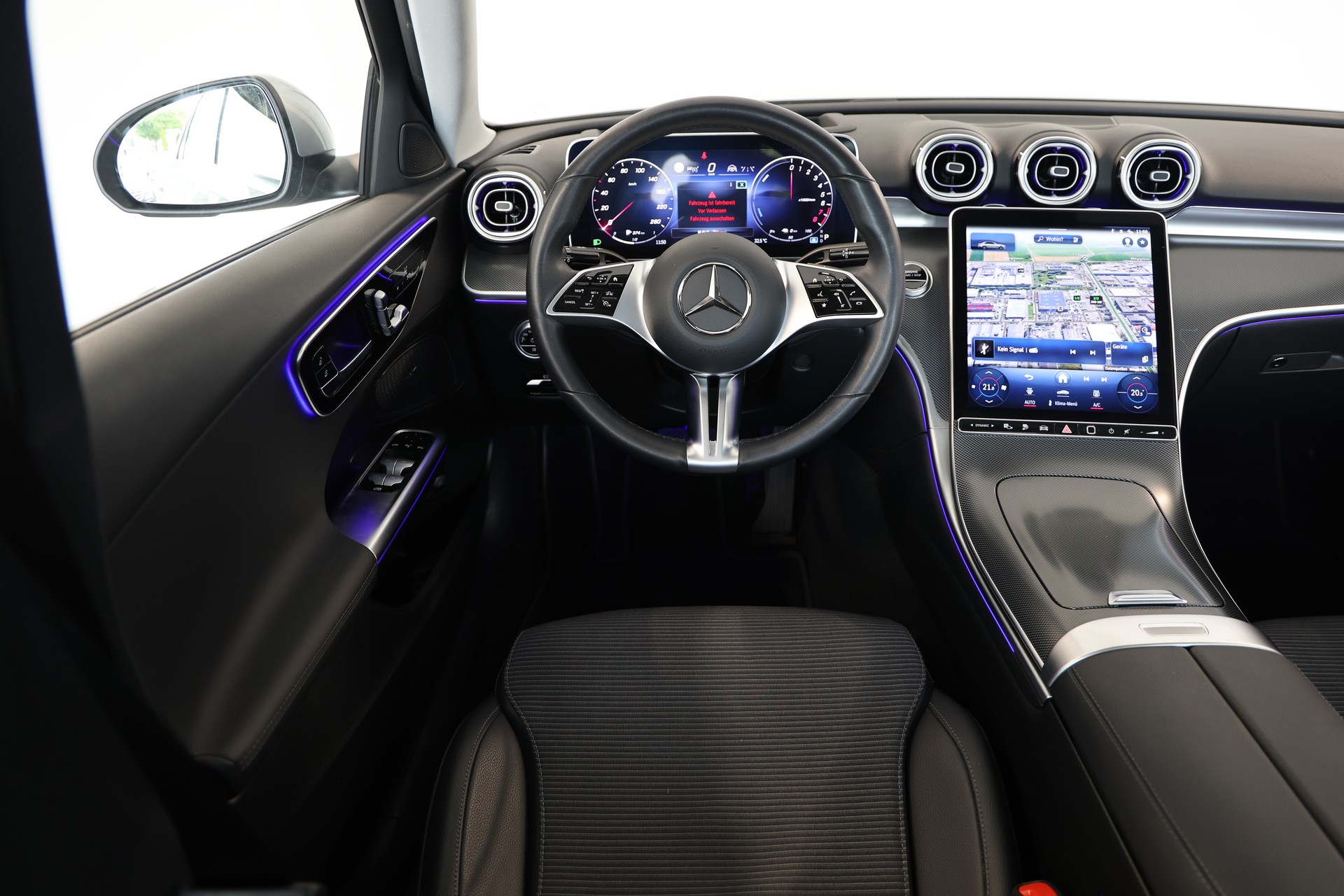 MERCEDES-BENZ C 300e Avantgarde-image-8