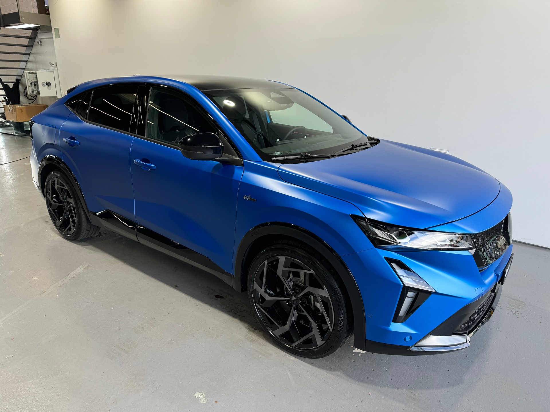 RENAULT RAFALE HYBRID E-TECH Atelier Alpine hyper hybrid E-Tech 4x4 300PS plug-in-showroom-element-2