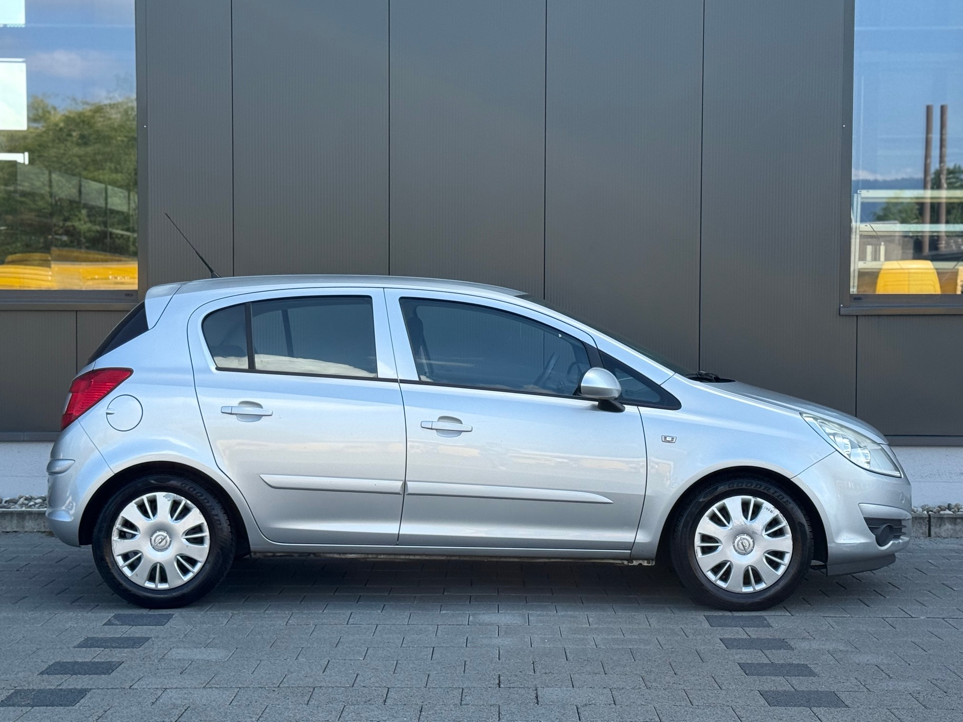 OPEL Corsa 1.4 TP Enjoy-image-3