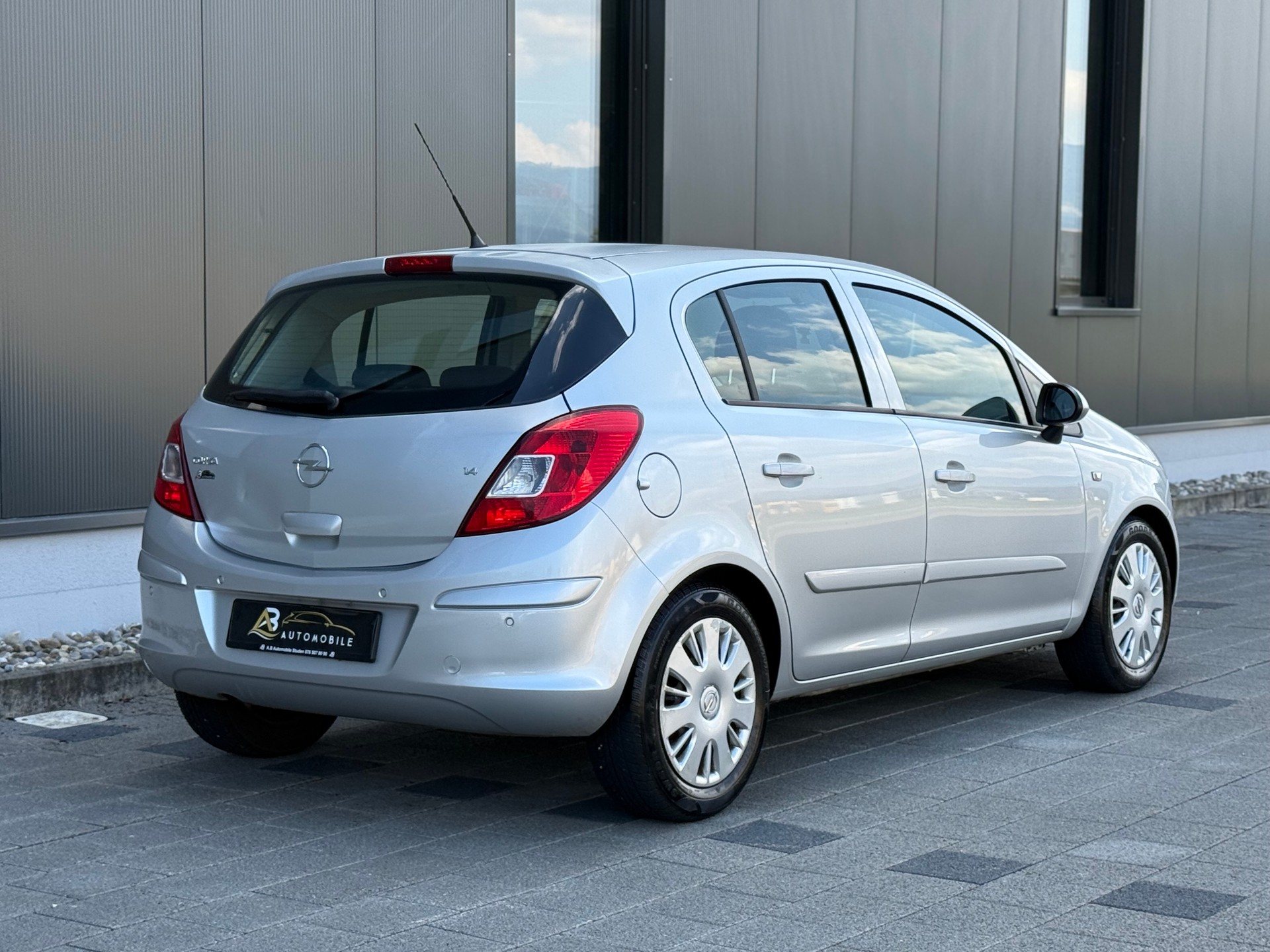 OPEL Corsa 1.4 TP Enjoy-image-4