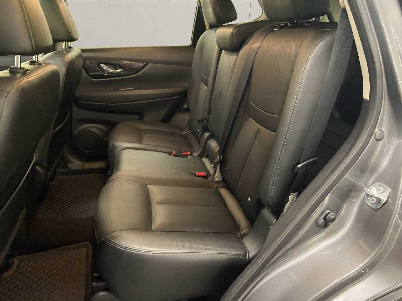 NISSAN X-Trail 2.0 dCi Tekna 4x4-image-10